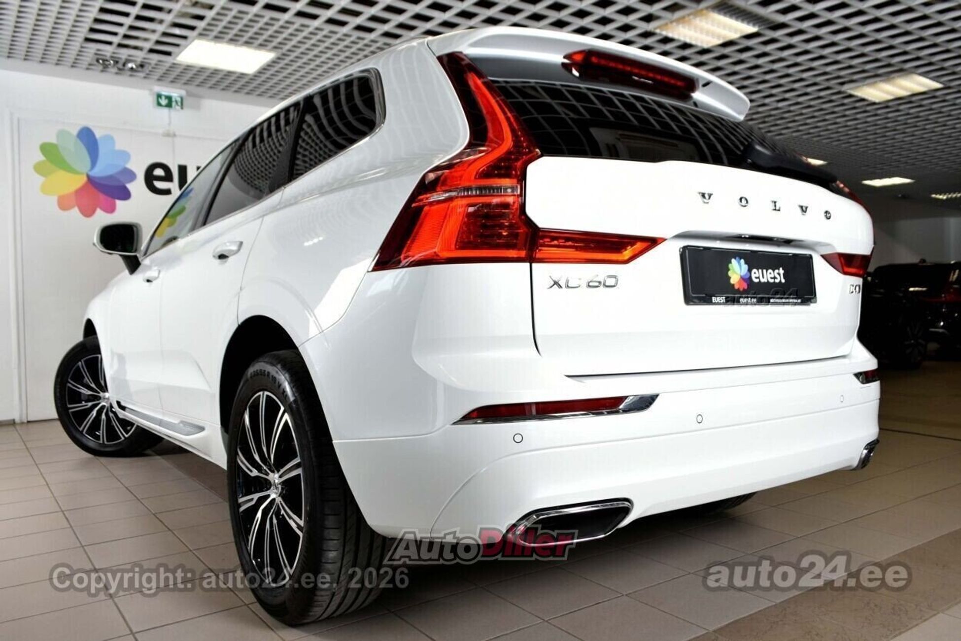 Volvo XC60 2018, photo 4/10