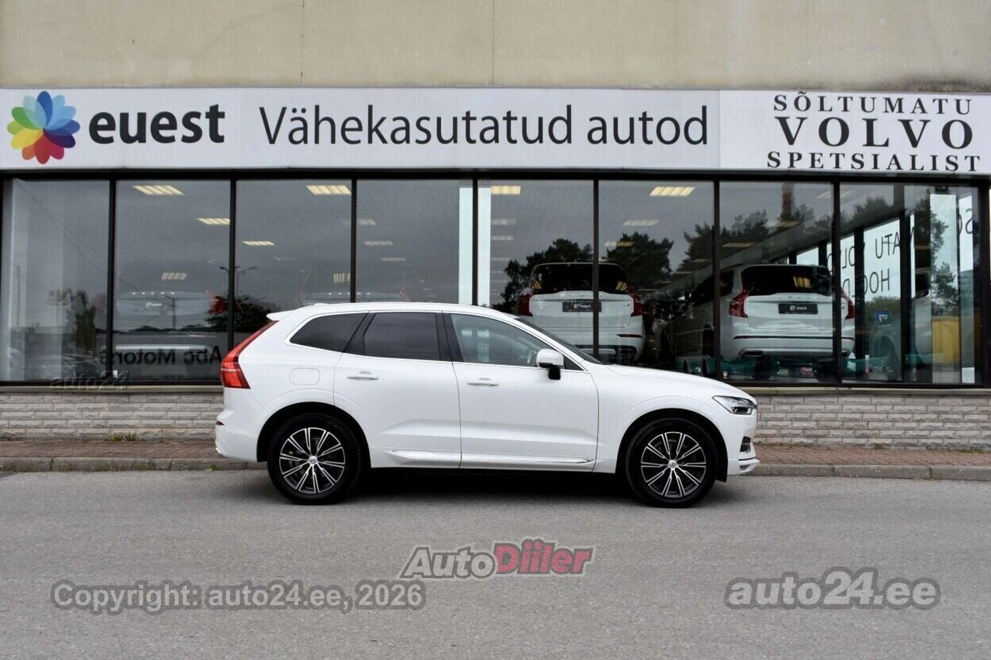 Volvo XC60 2018, photo 6/10