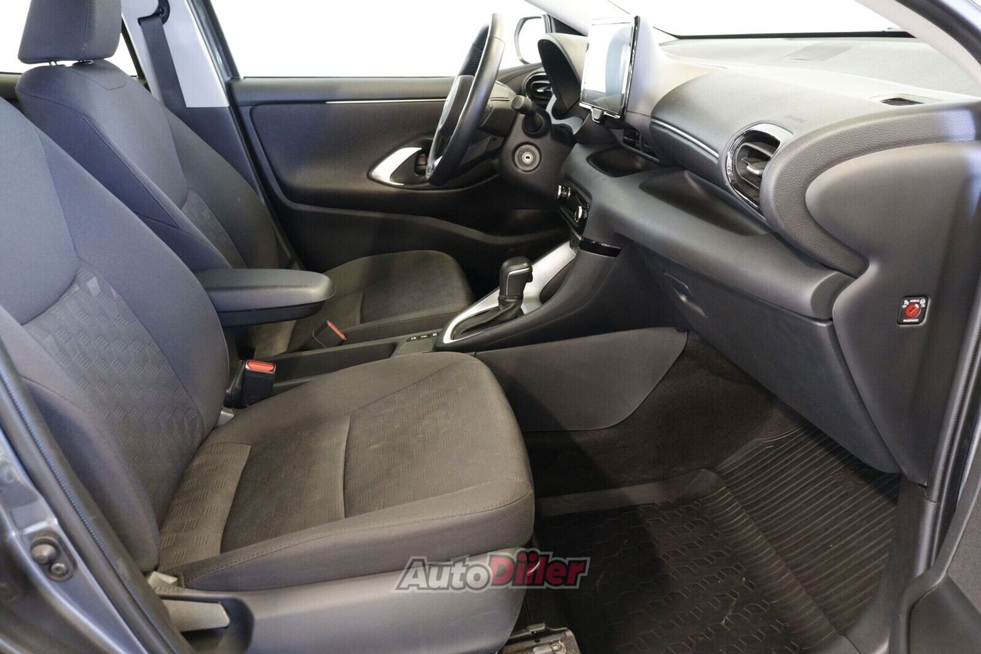 Toyota Yaris Active 1.5 68kW 2025, photo 6/10