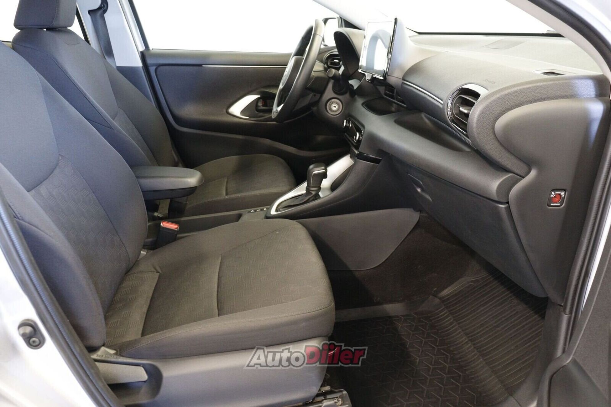 Toyota Yaris Active 1.5 68kW 2025, photo 6/10