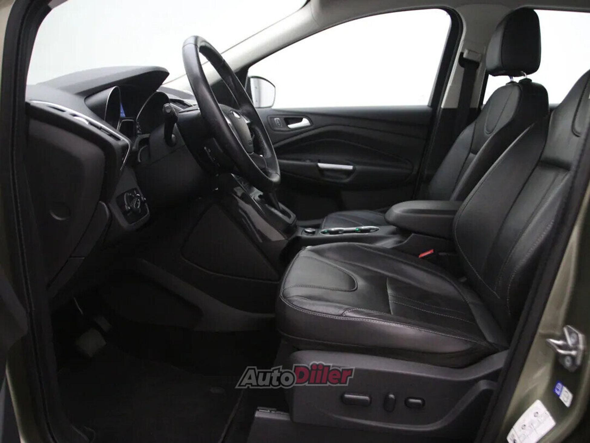 Ford Kuga Titanium 1.5 134kW 2015, kuva 4/10
