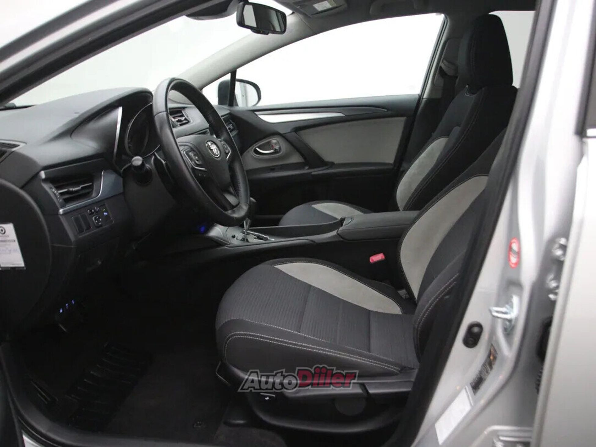 Toyota Avensis Pro Pro 2.0 112kW 2015, photo 4/10