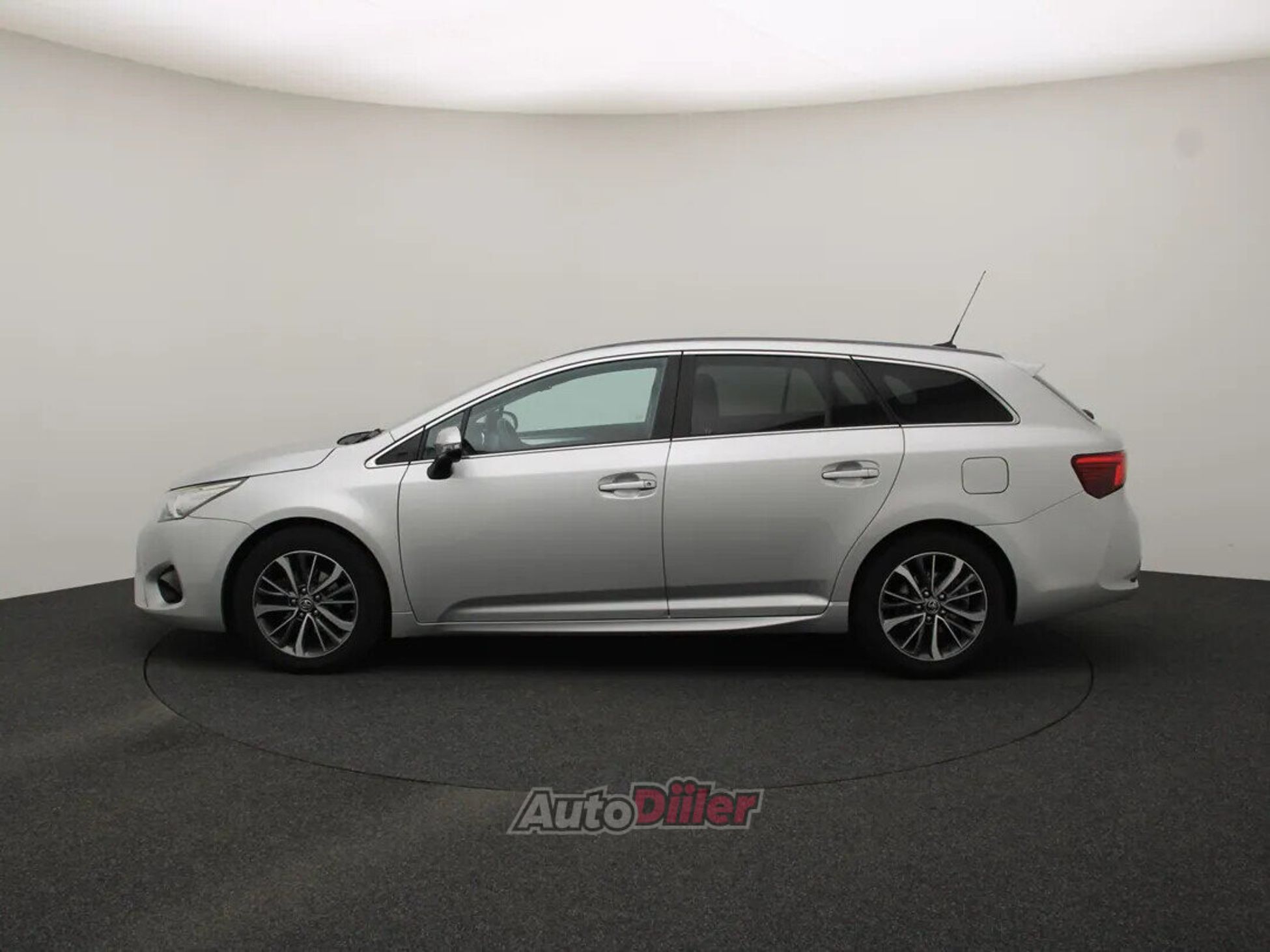 Toyota Avensis Pro Pro 2.0 112kW 2015, photo 6/10