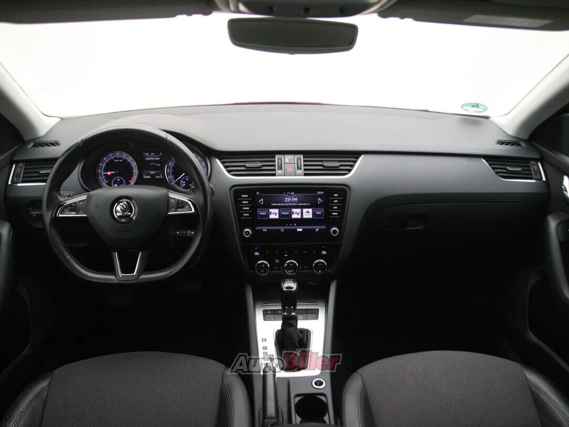 Skoda Octavia Ambition Business 1.6 85kW 2018, kuva 2/10