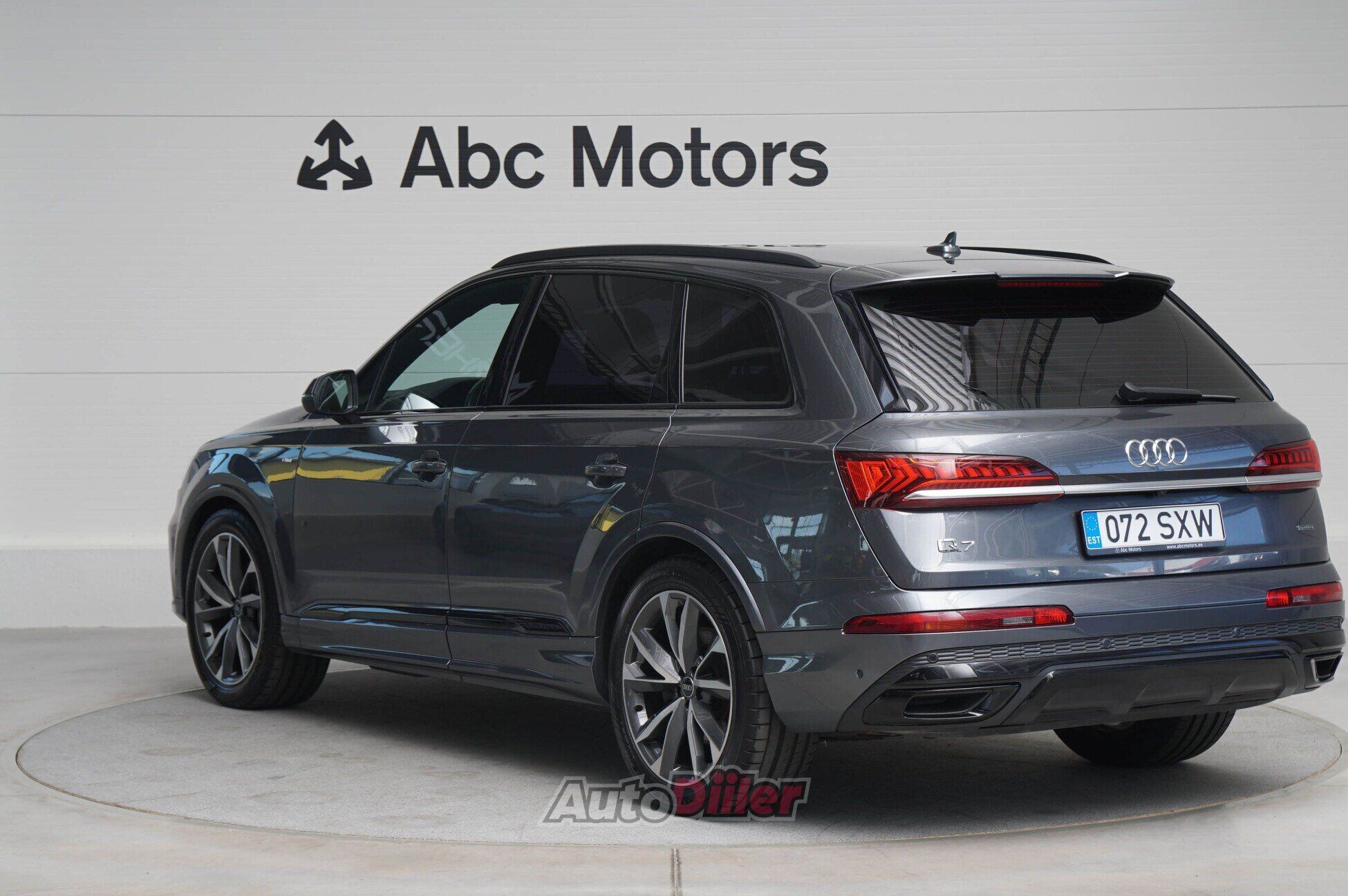 Audi Q7 2021, photo 6/10