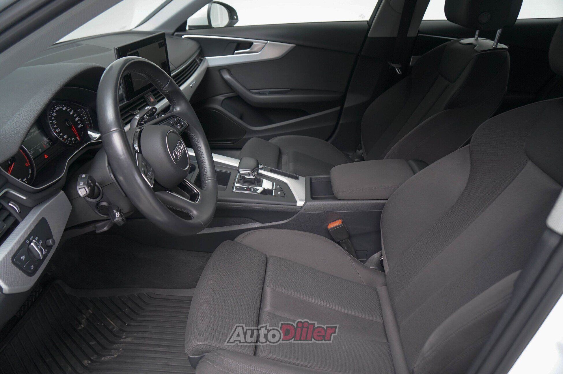 Audi A4 2019, kuva 7/10