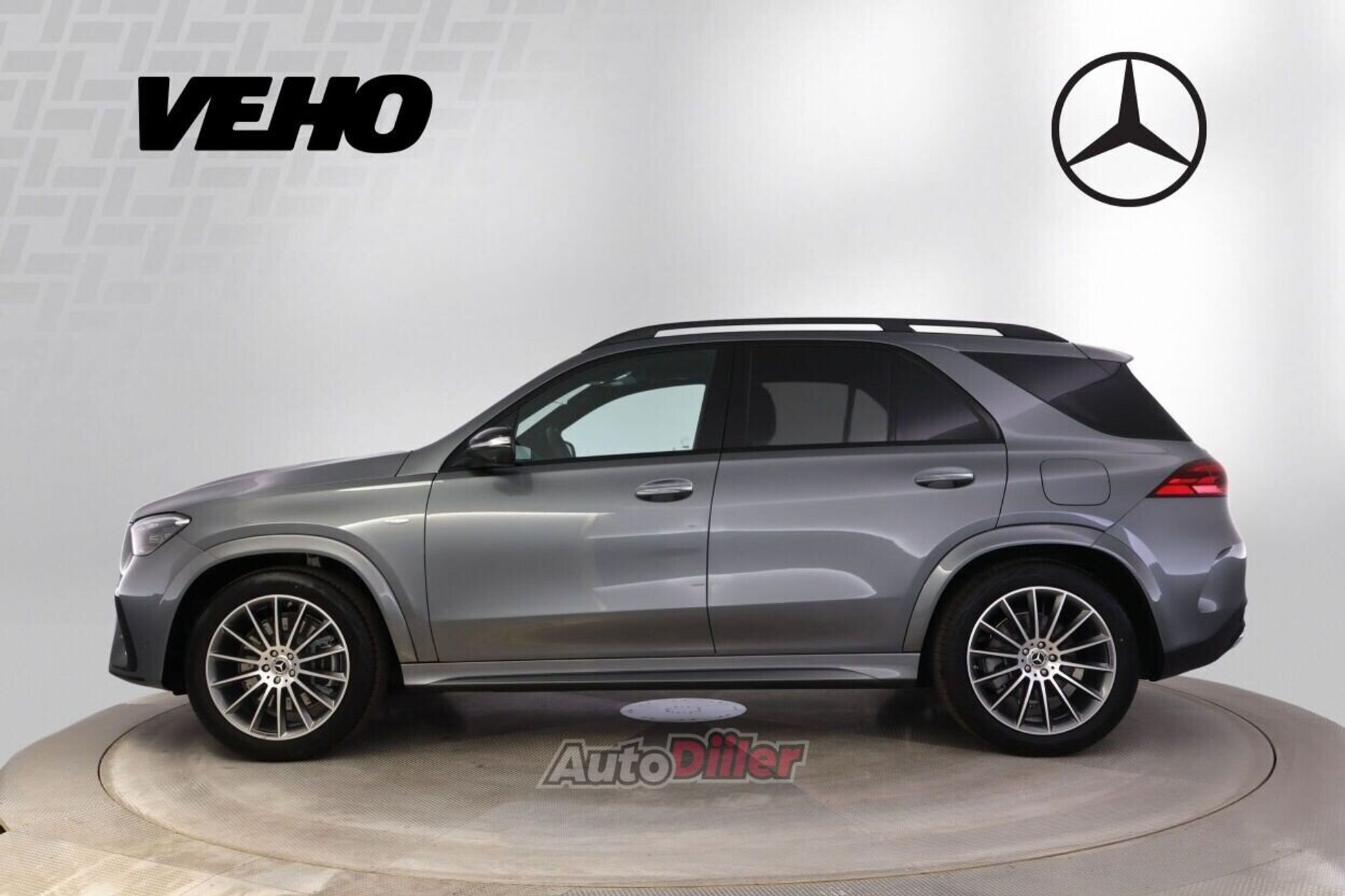 Mercedes-Benz GLE 400 2026, photo 2/10