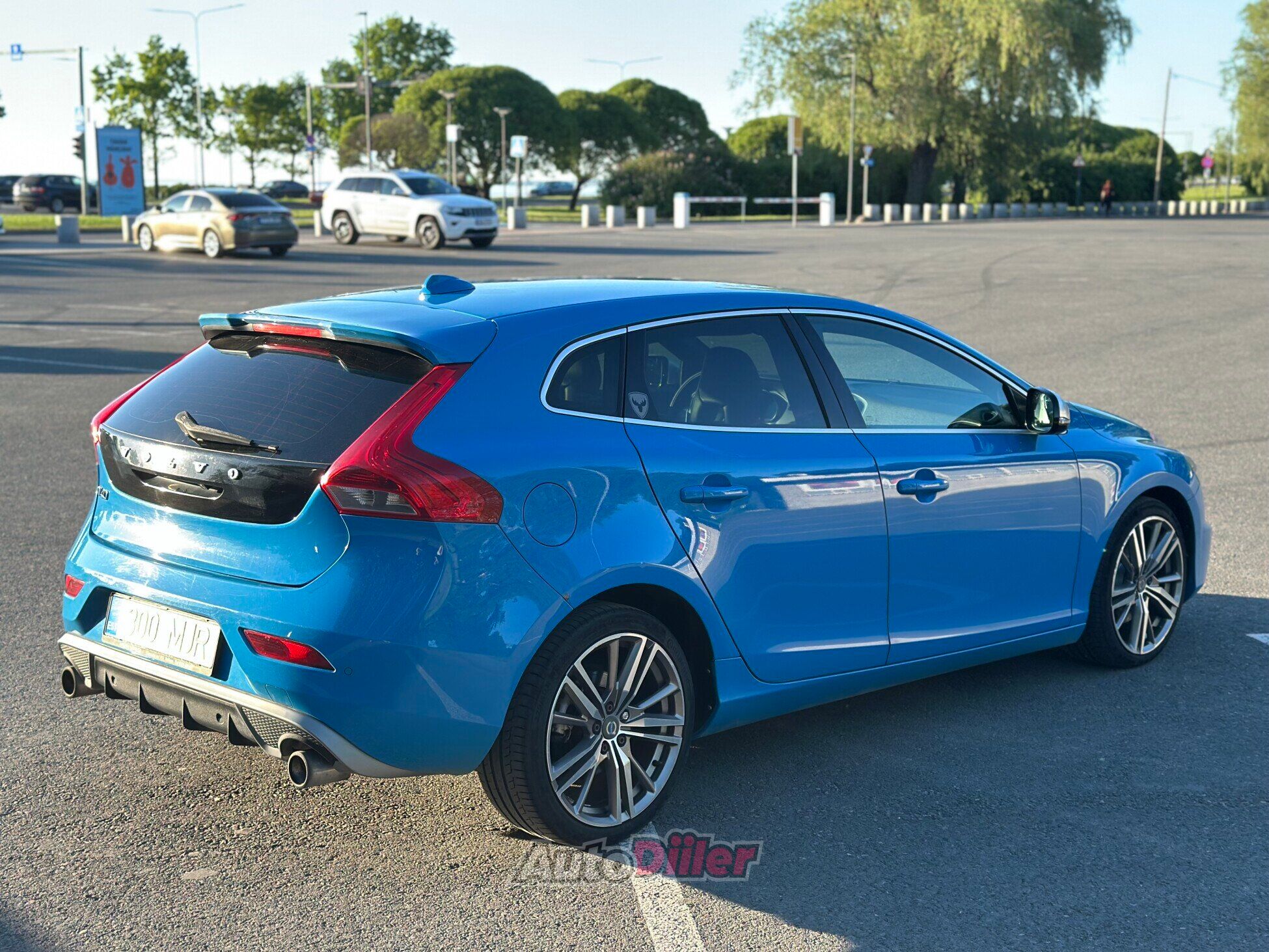 Volvo V40 R-design 1.6 132kW 2013, photo 4/10