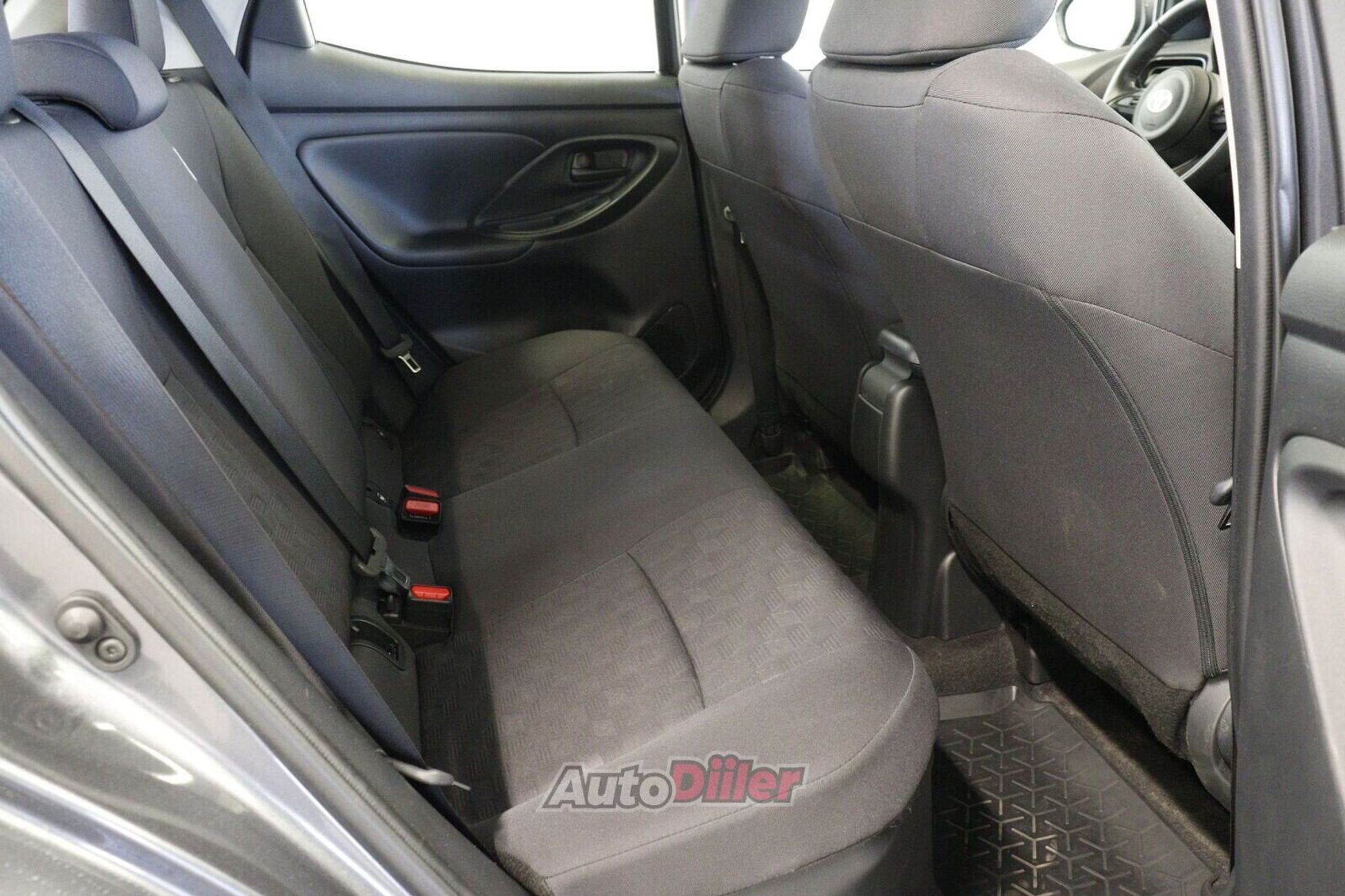 Toyota Yaris Active 1.5 68kW 2025, photo 7/10