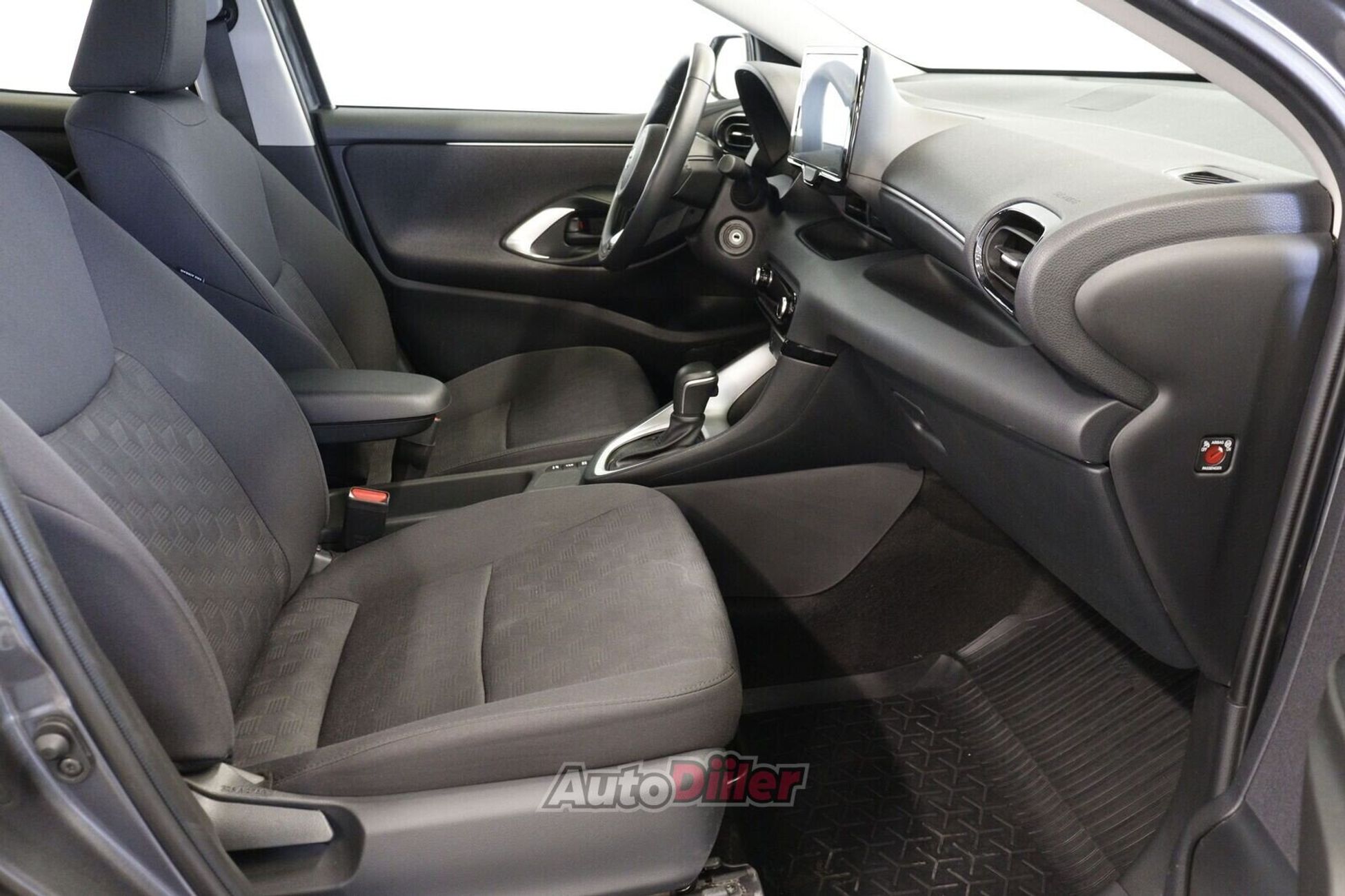 Toyota Yaris Active 1.5 68kW 2025, photo 6/10