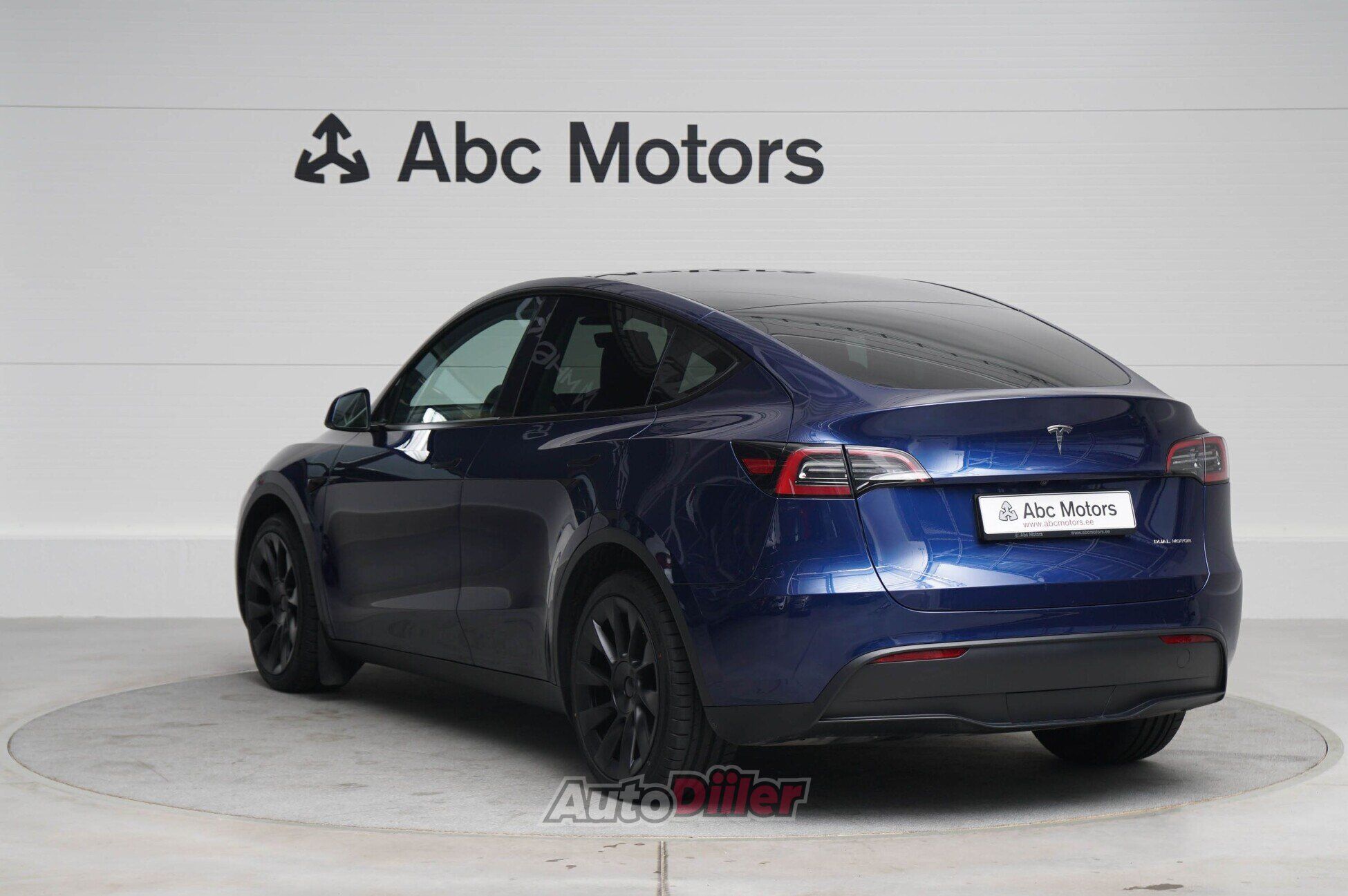 Tesla Model Y 2024, photo 6/10