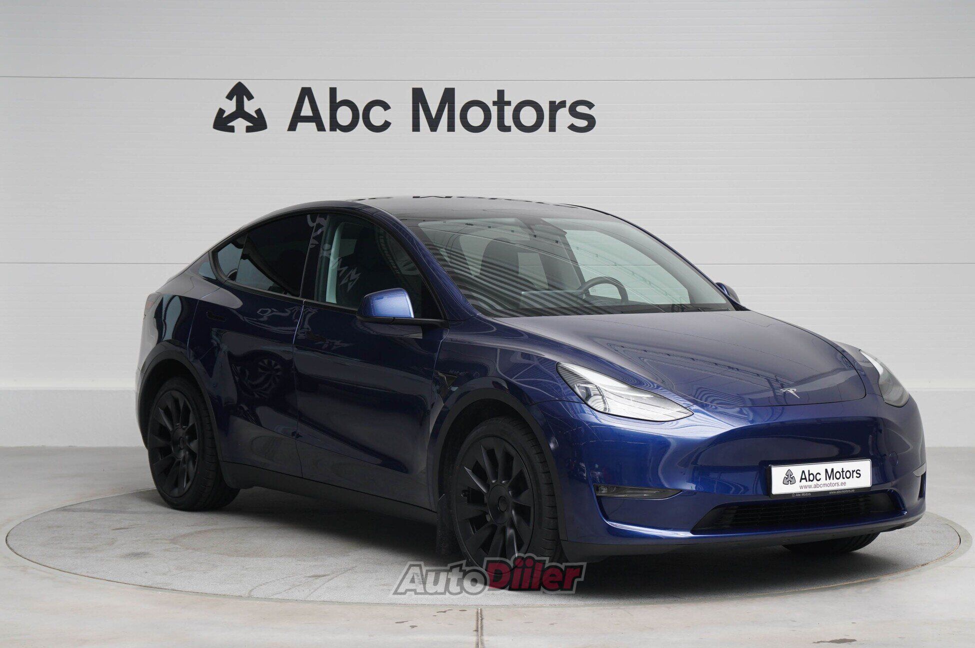 Tesla Model Y 2024, photo 3/10