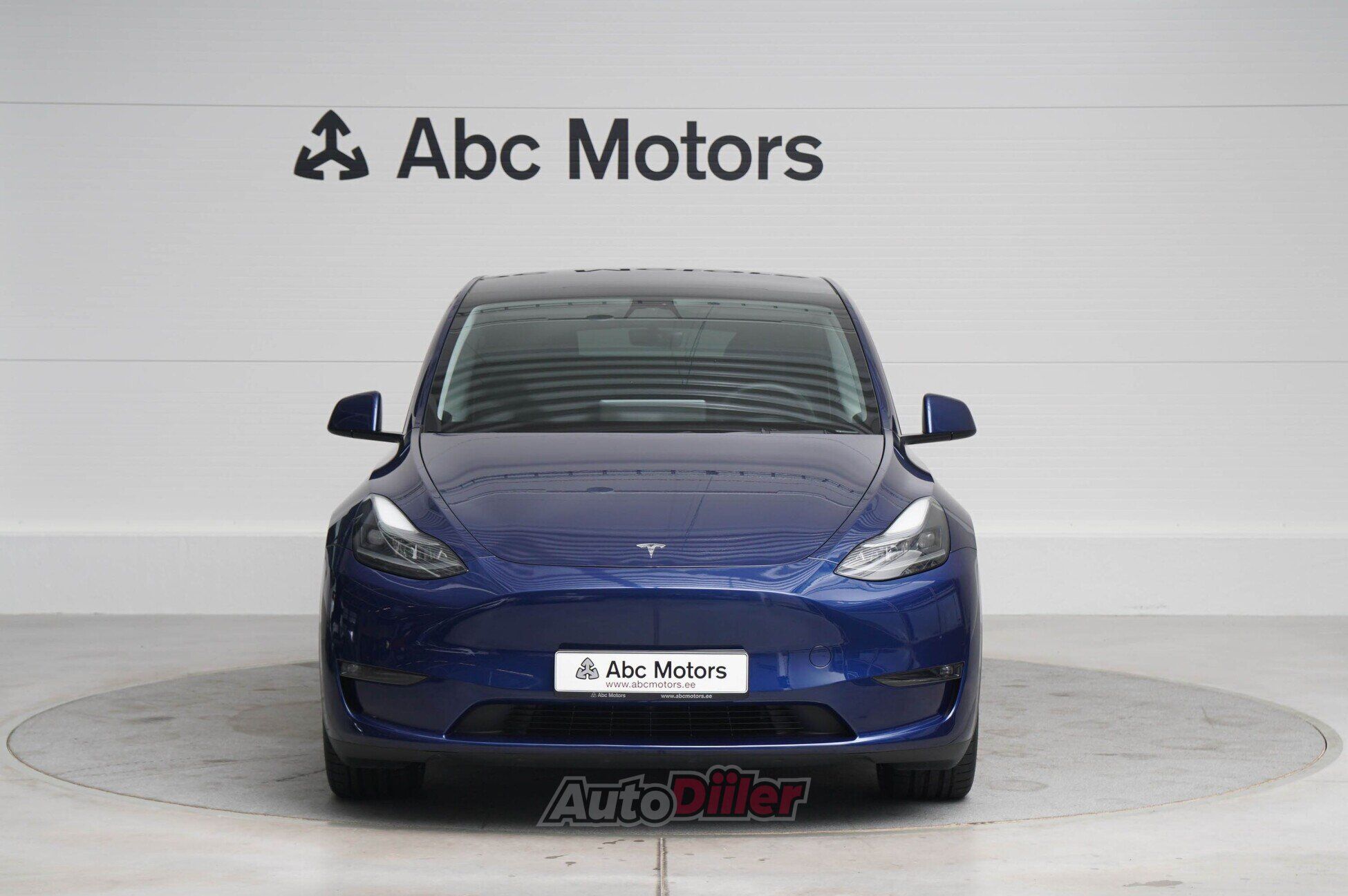 Tesla Model Y 2024, photo 2/10