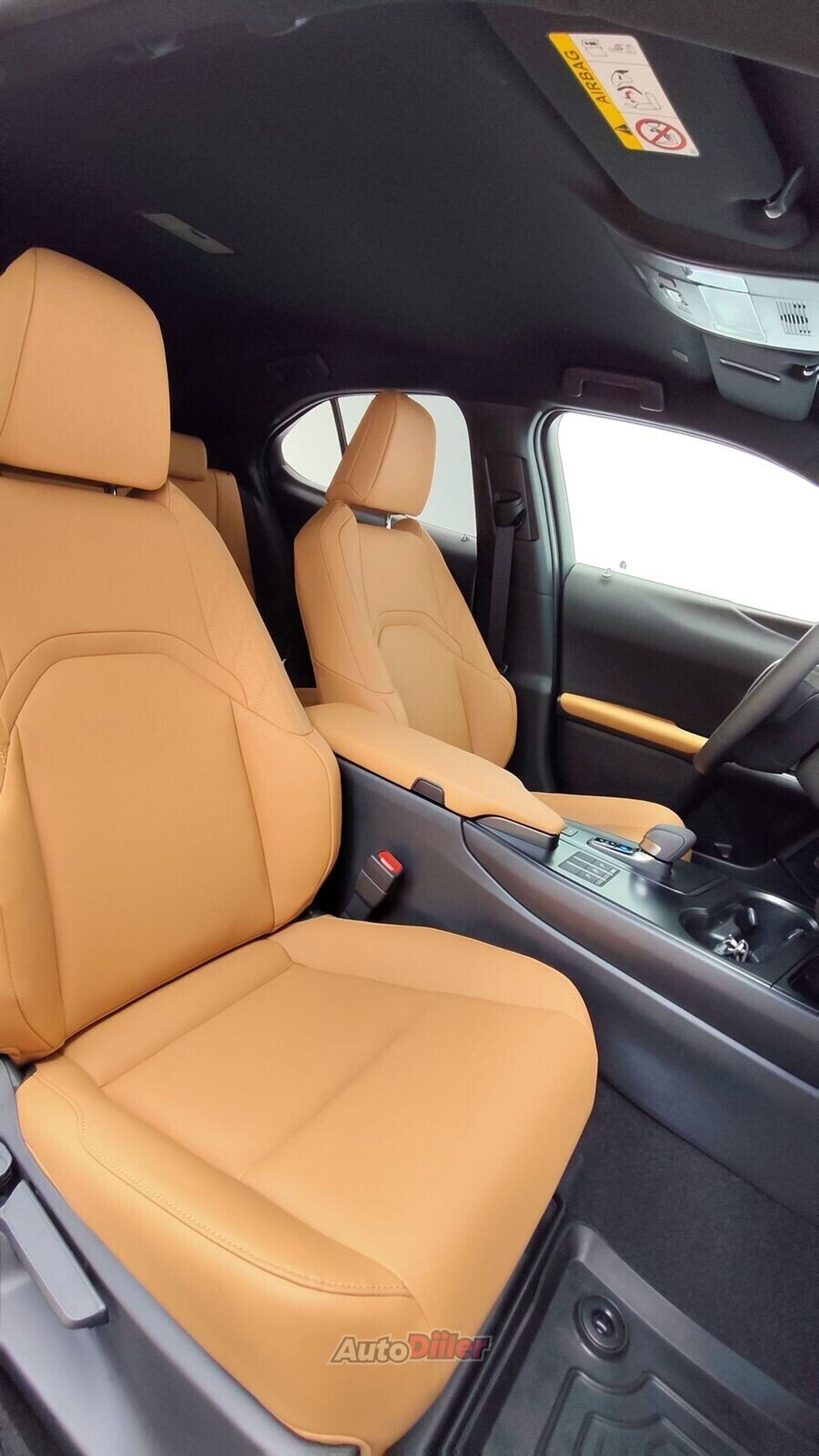 Lexus UX 300 2025, photo 6/10