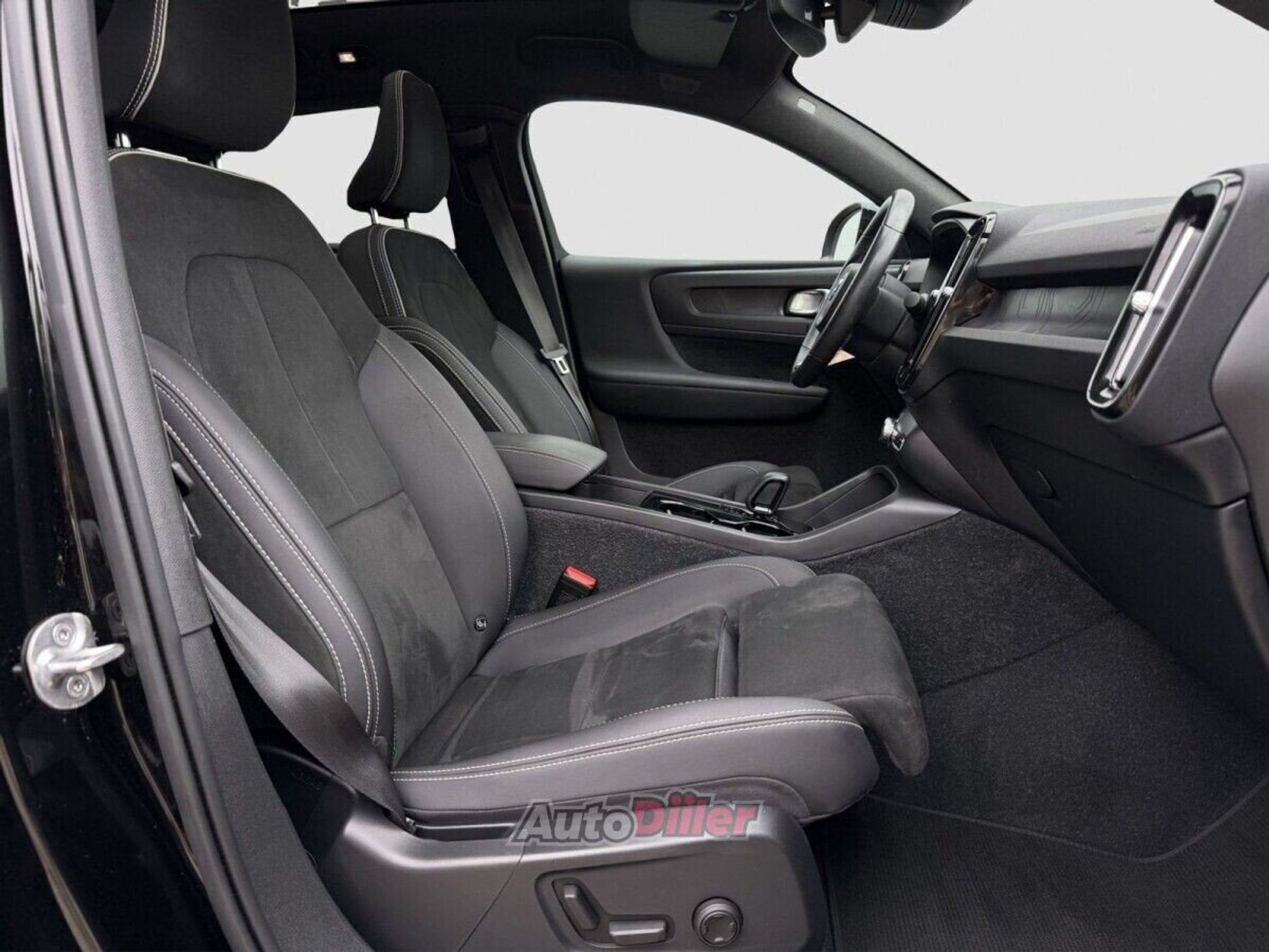 Volvo XC40 160kW 2022, kuva 5/10