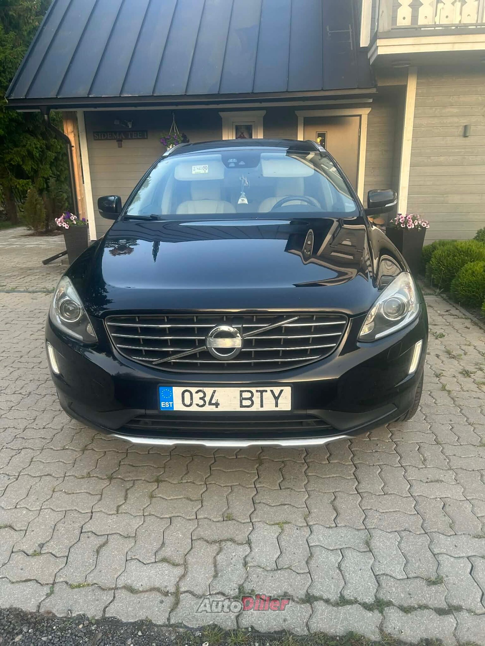 Volvo XC60 2.0 133kW 2015, photo 3/5