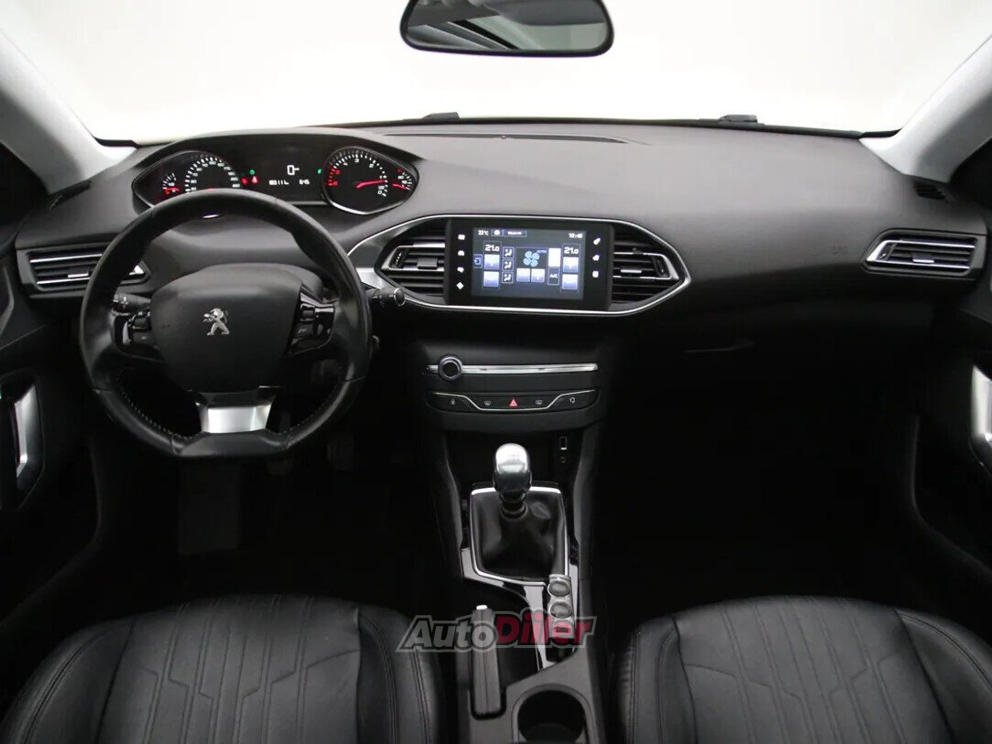 Peugeot 308 Executive 1.6 88kW 2014, photo 2/10