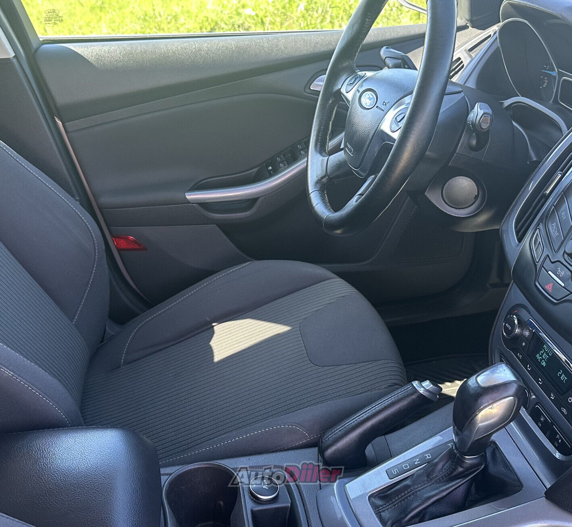 Ford Focus 2.0 103kW 2013, kuva 7/10
