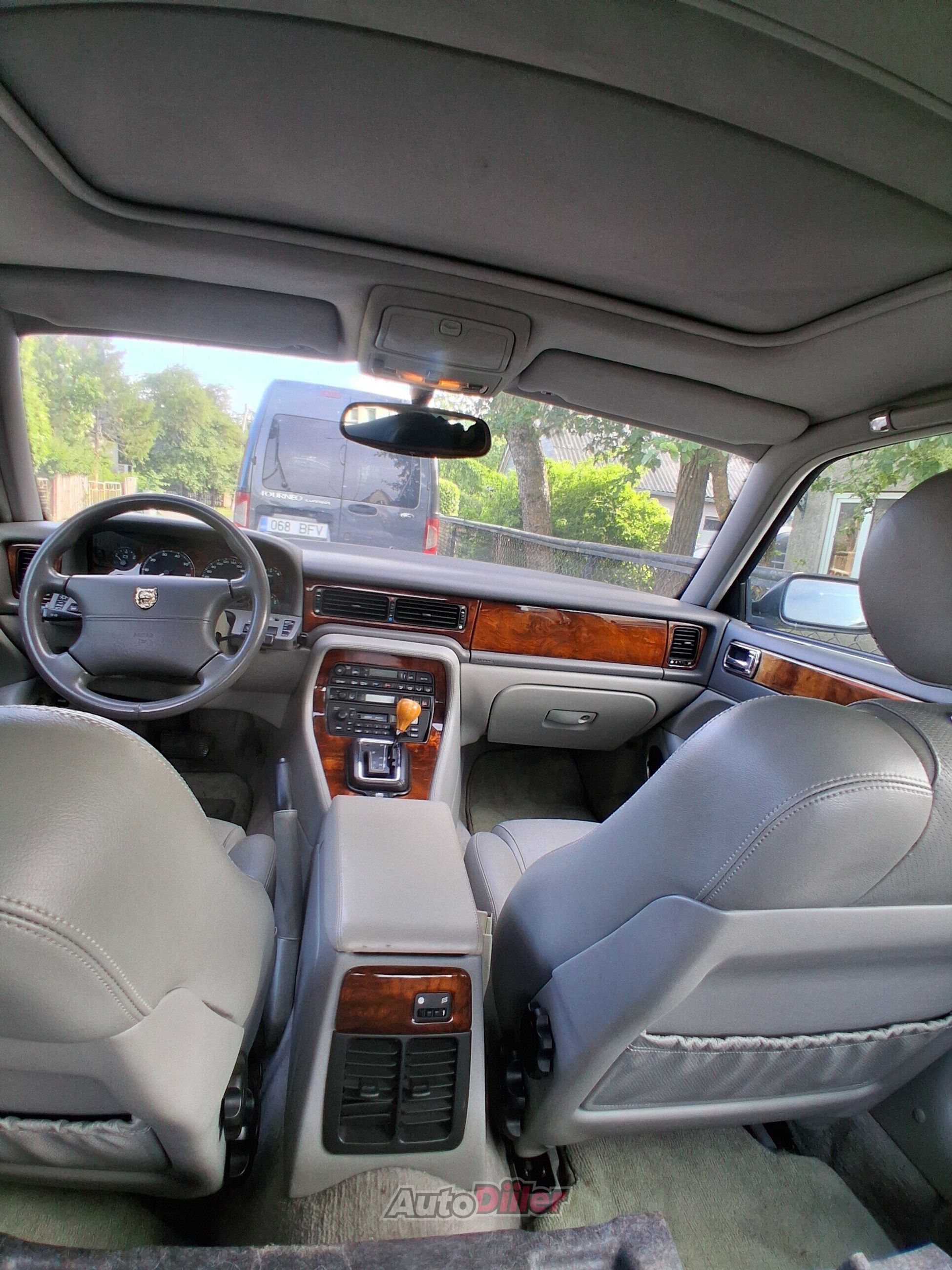 Jaguar XJ6 3.2 155kW 1996, photo 3/9