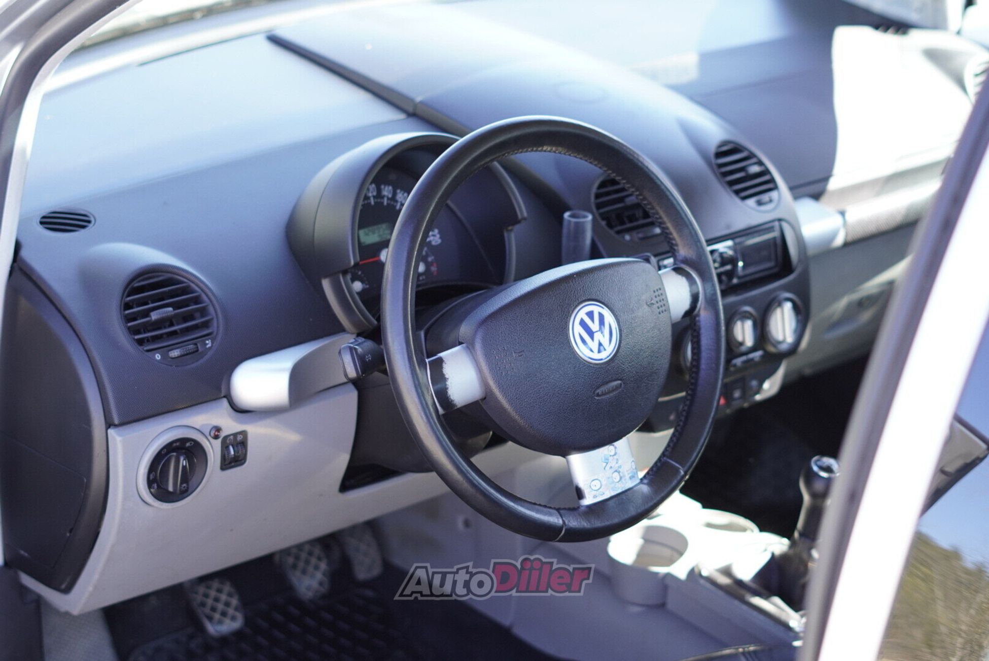 Volkswagen New Beetle 2.0 85kW 1999, photo 7/8