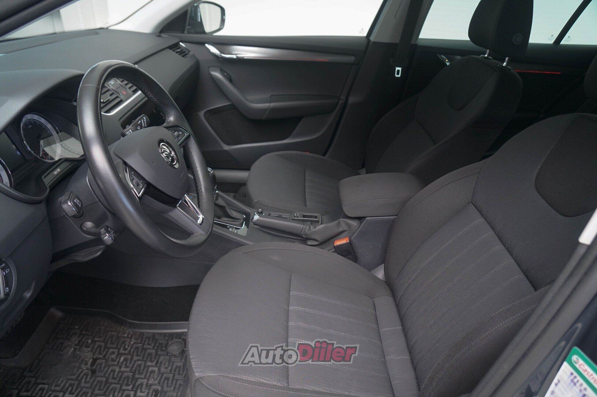 Skoda Octavia 2020, kuva 7/10