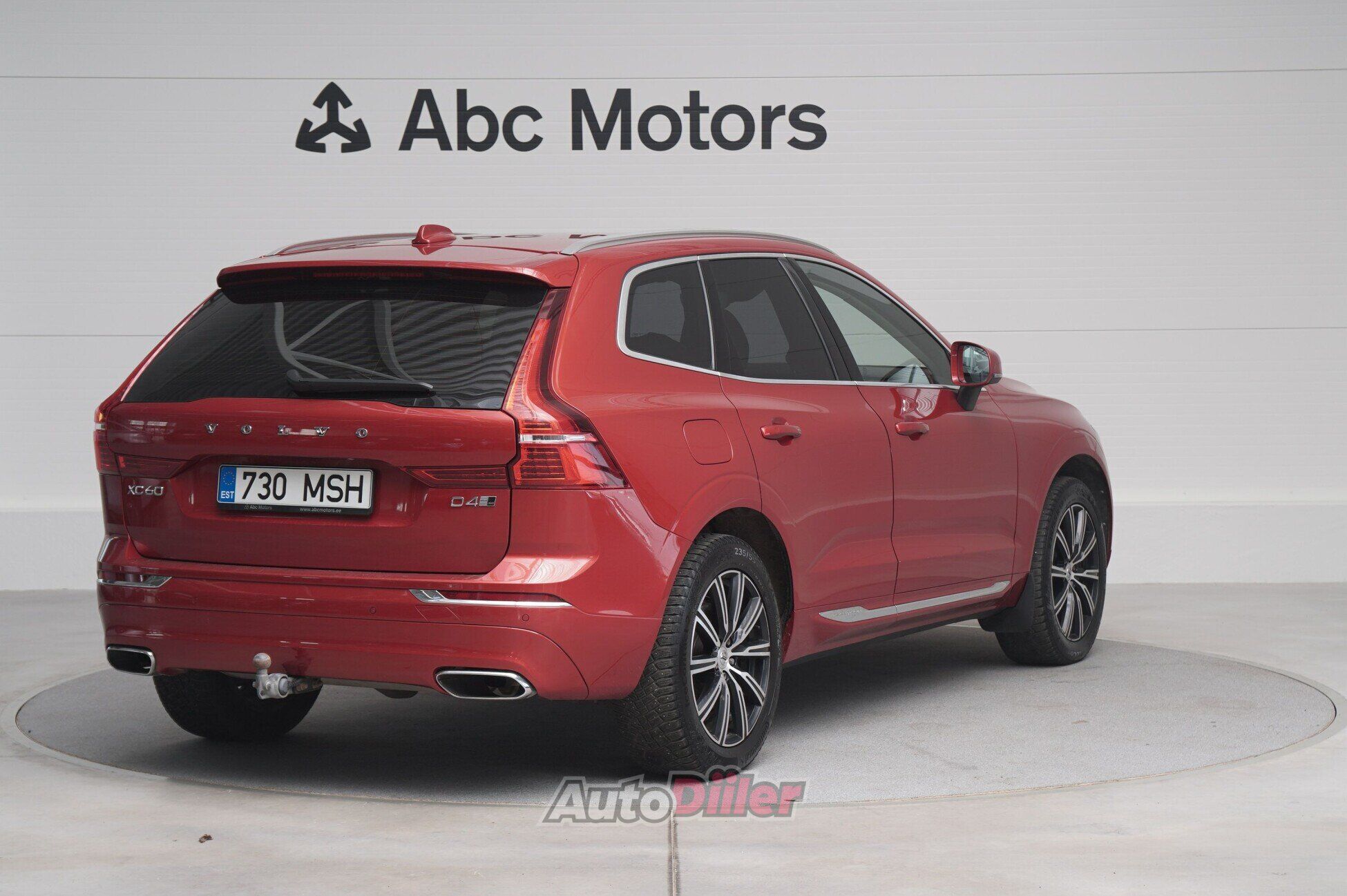 Volvo XC60 2017, photo 4/10