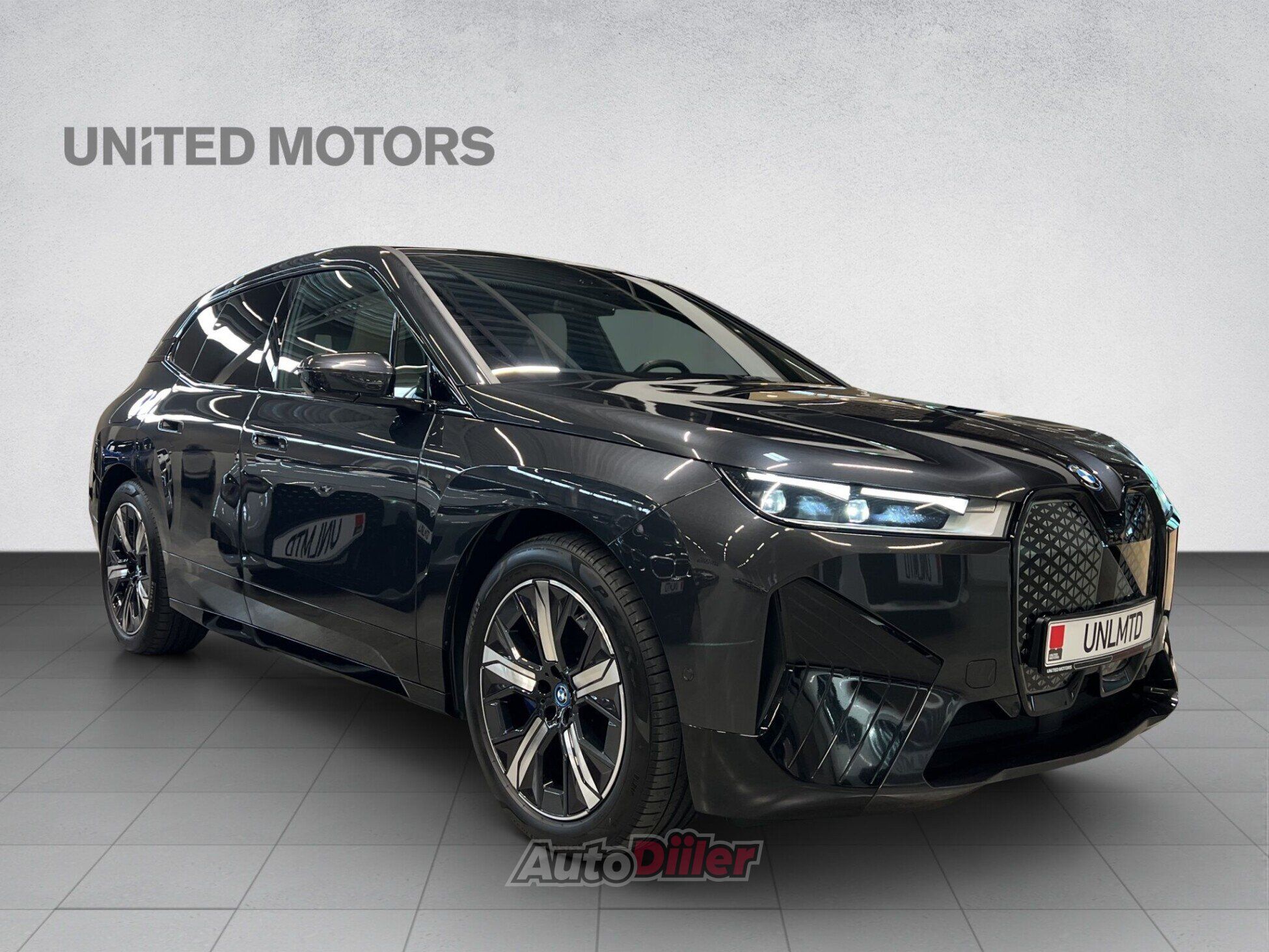 BMW iX Sportpakett 240 kW 102kW 2024, photo 6/10