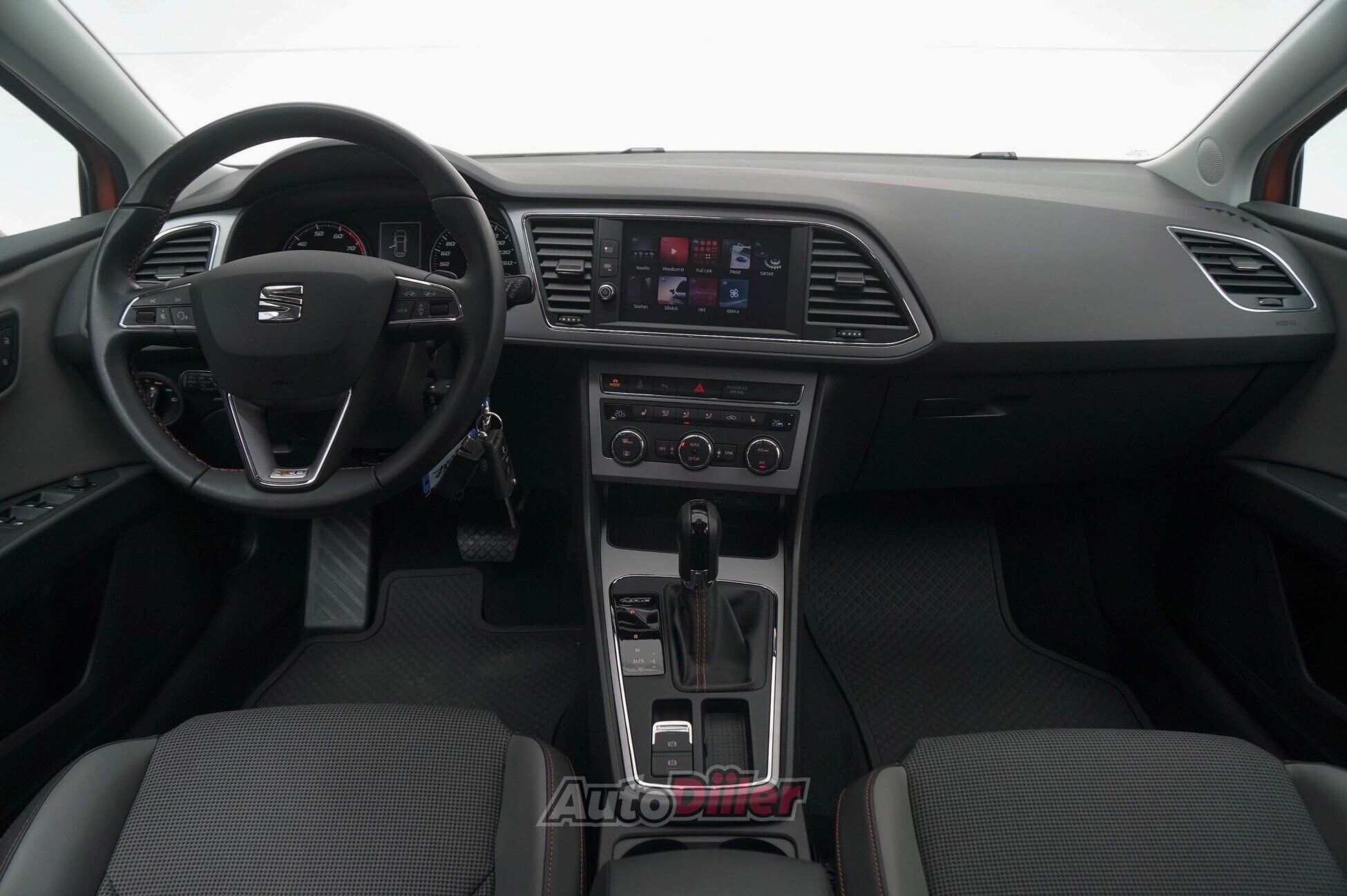 SEAT Leon 2018, photo 7/10