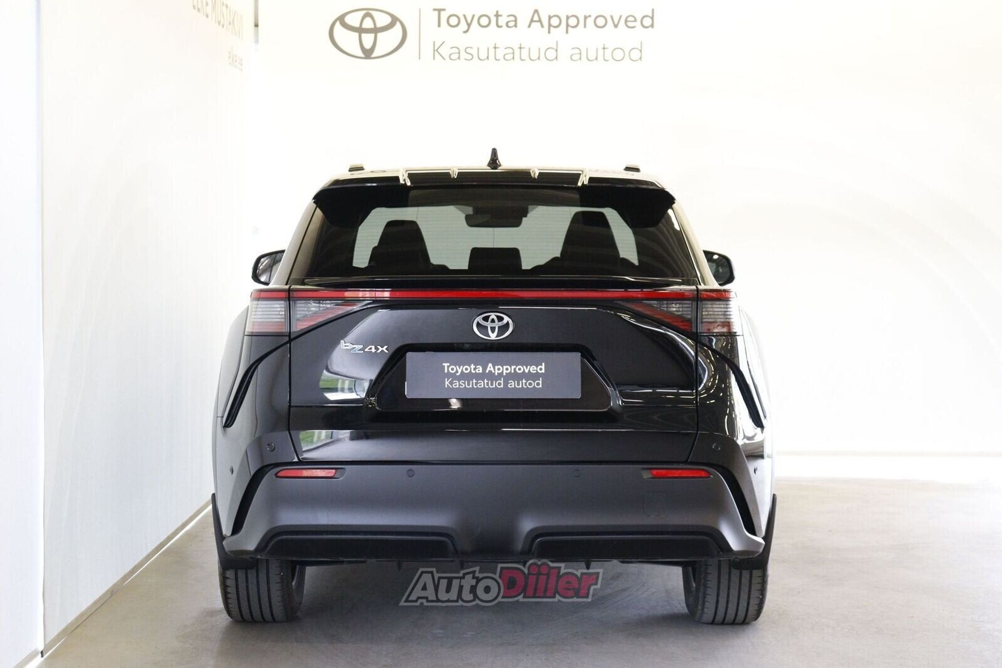 Toyota bZ4X Premium 73kW 2025, photo 4/10