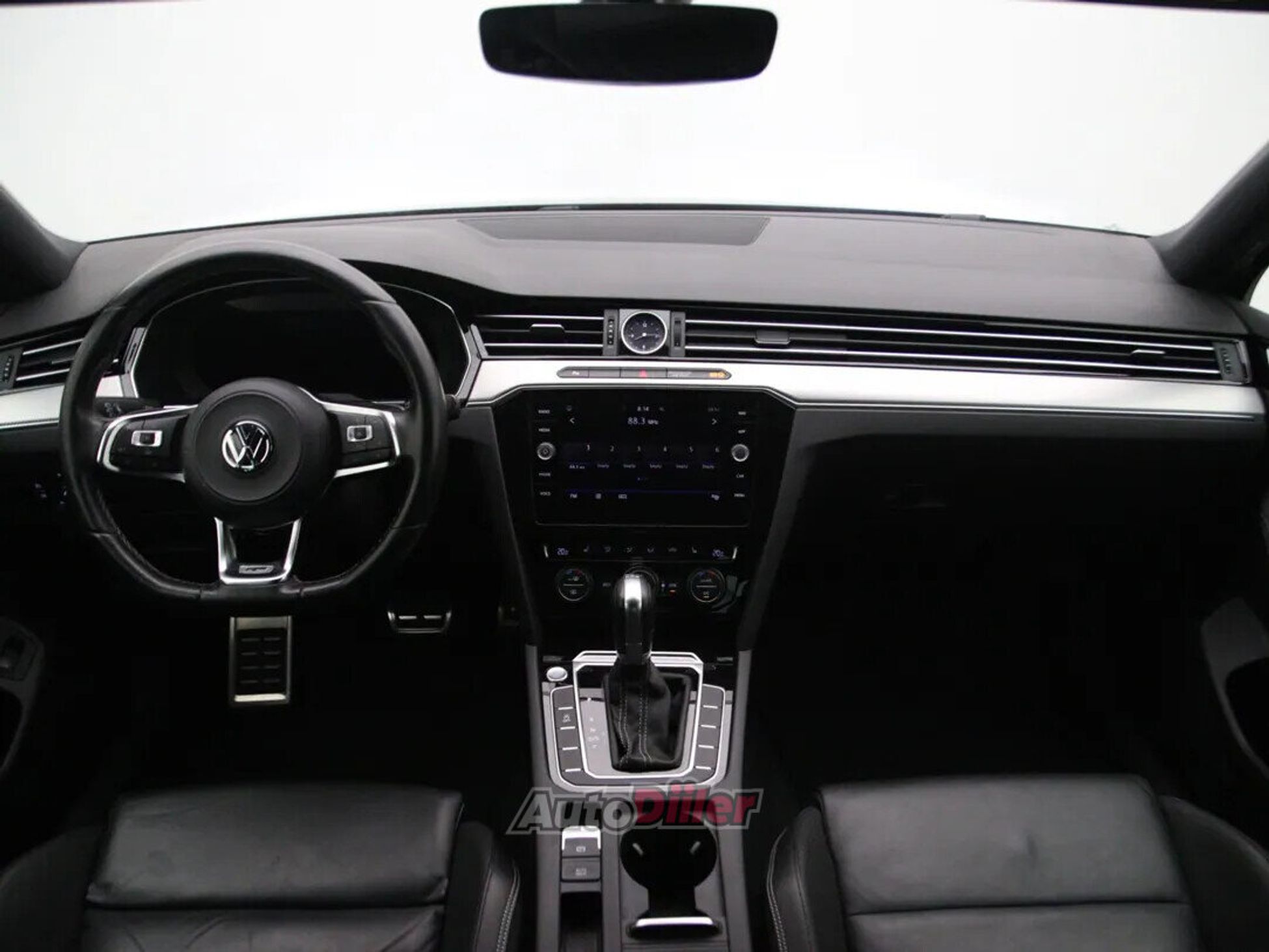 Volkswagen Passat 2018, kuva 2/10