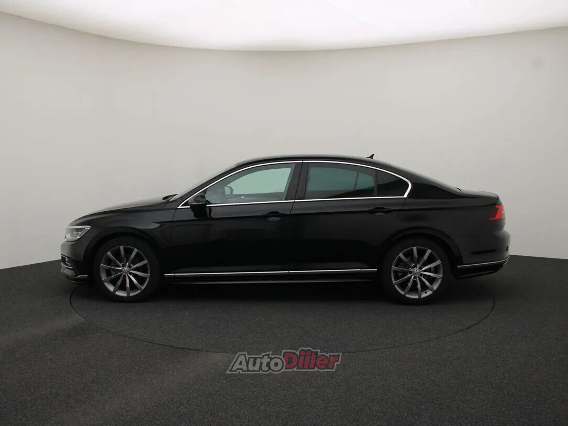Volkswagen Passat 2018, kuva 6/10