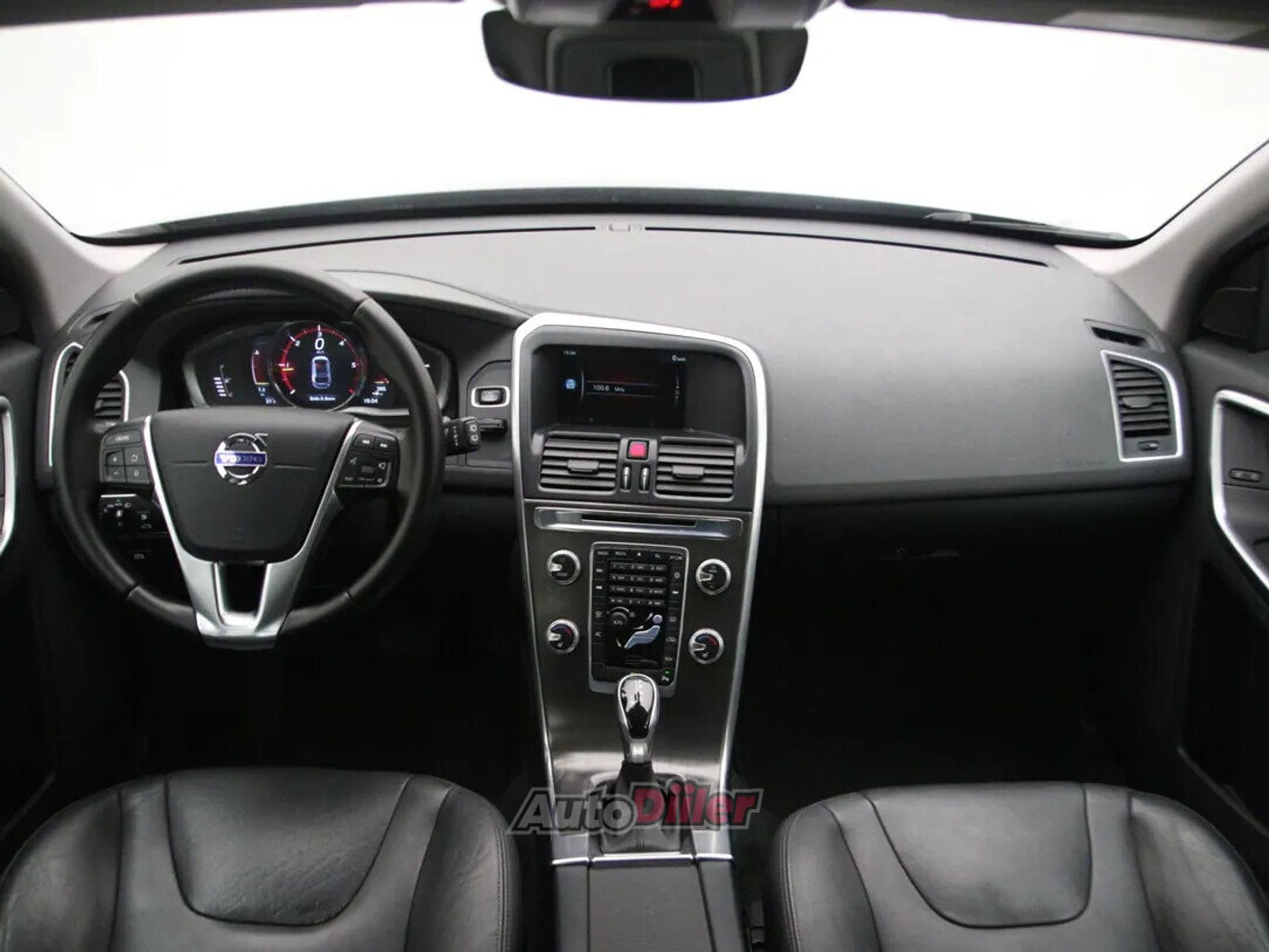 Volvo XC60 Summum 2.0 110kW 2015, photo 2/10