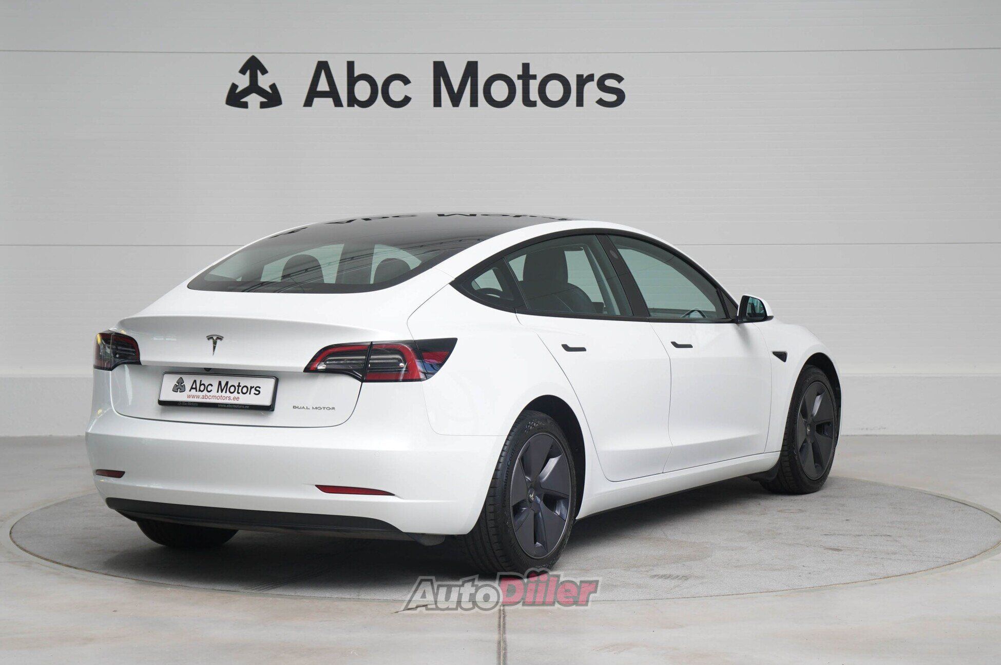 Tesla Model 3 2022, kuva 3/10