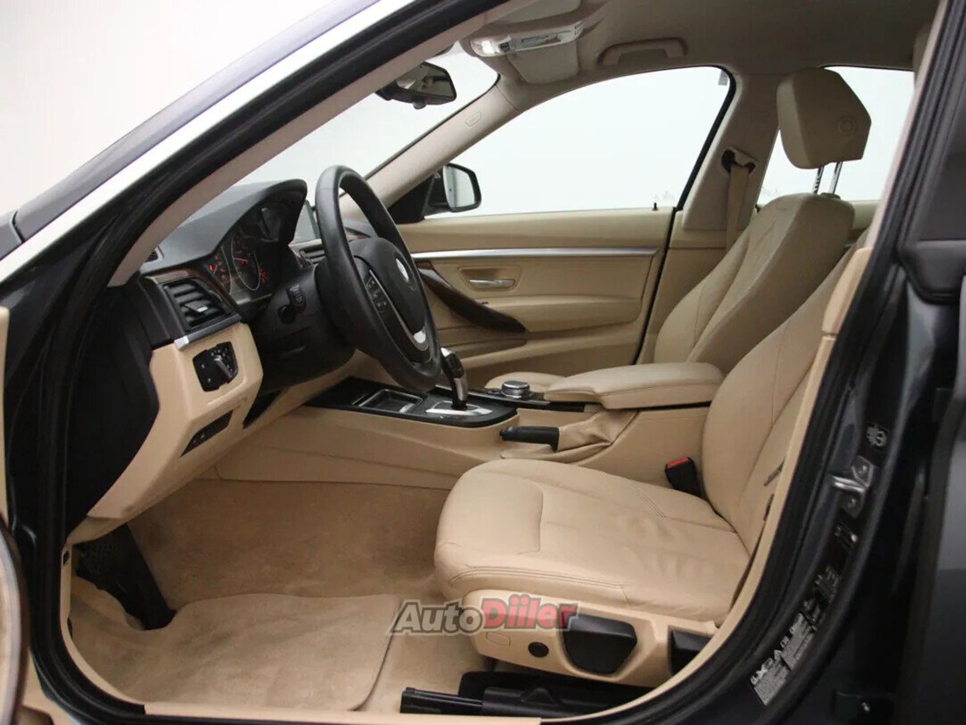 BMW 320 High Executive 2.0 135kW 2014, photo 4/10