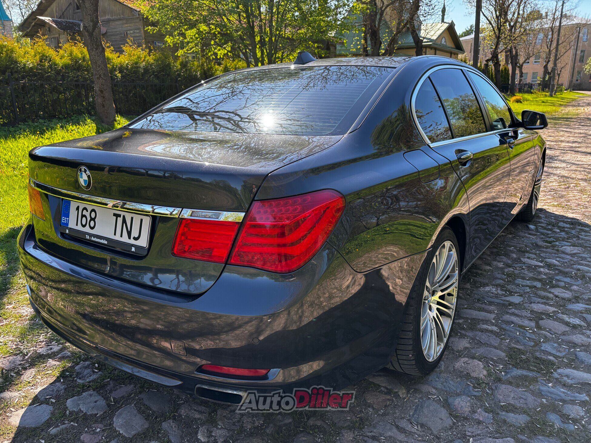 BMW 740 3.0 225kW 2010, photo 2/10
