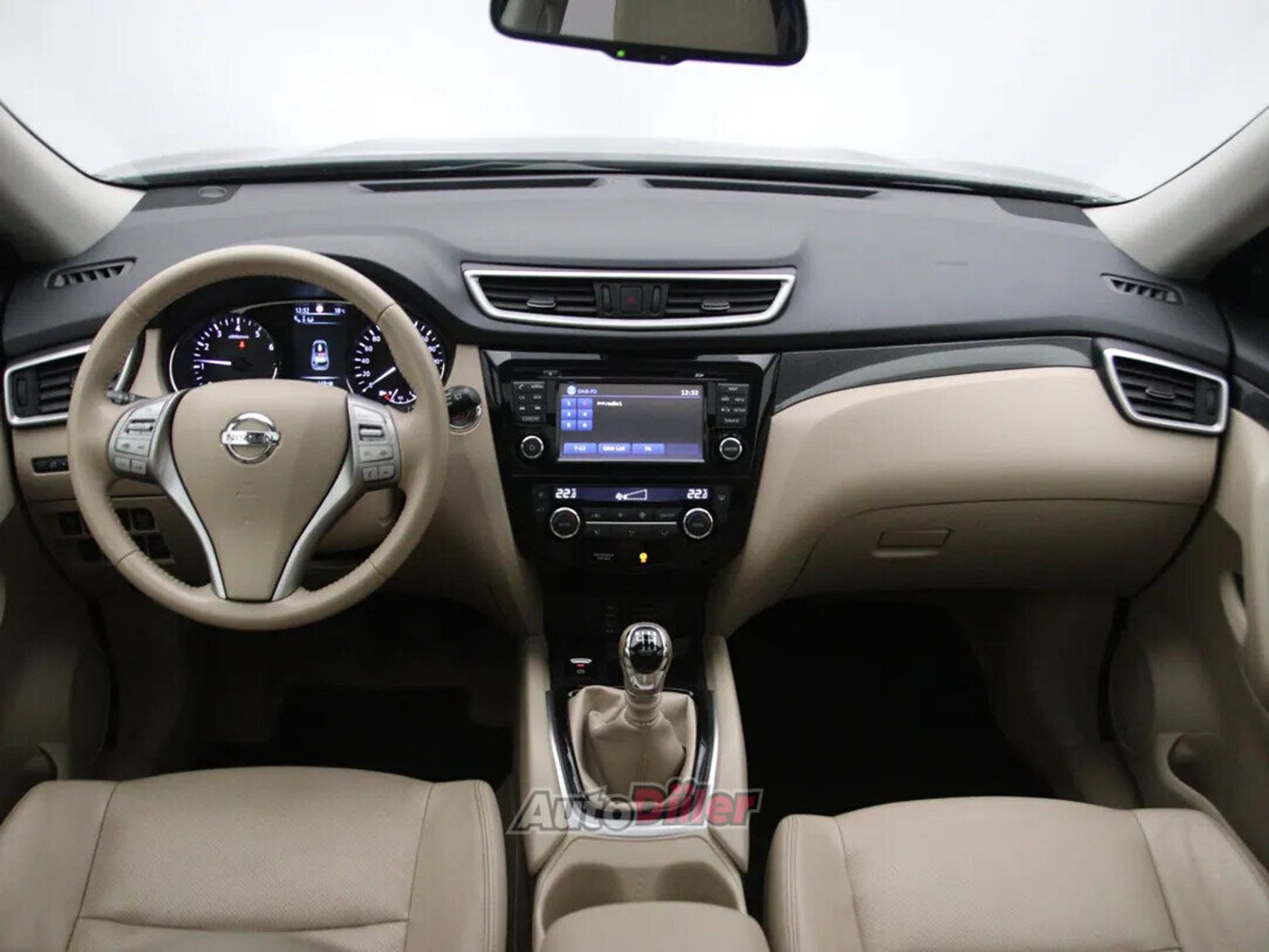 Nissan X-Trail Tekna 1.6 120kW 2017, photo 2/10