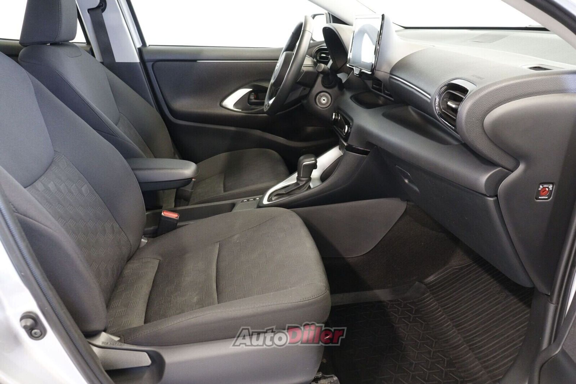 Toyota Yaris Active 1.5 68kW 2025, photo 6/10