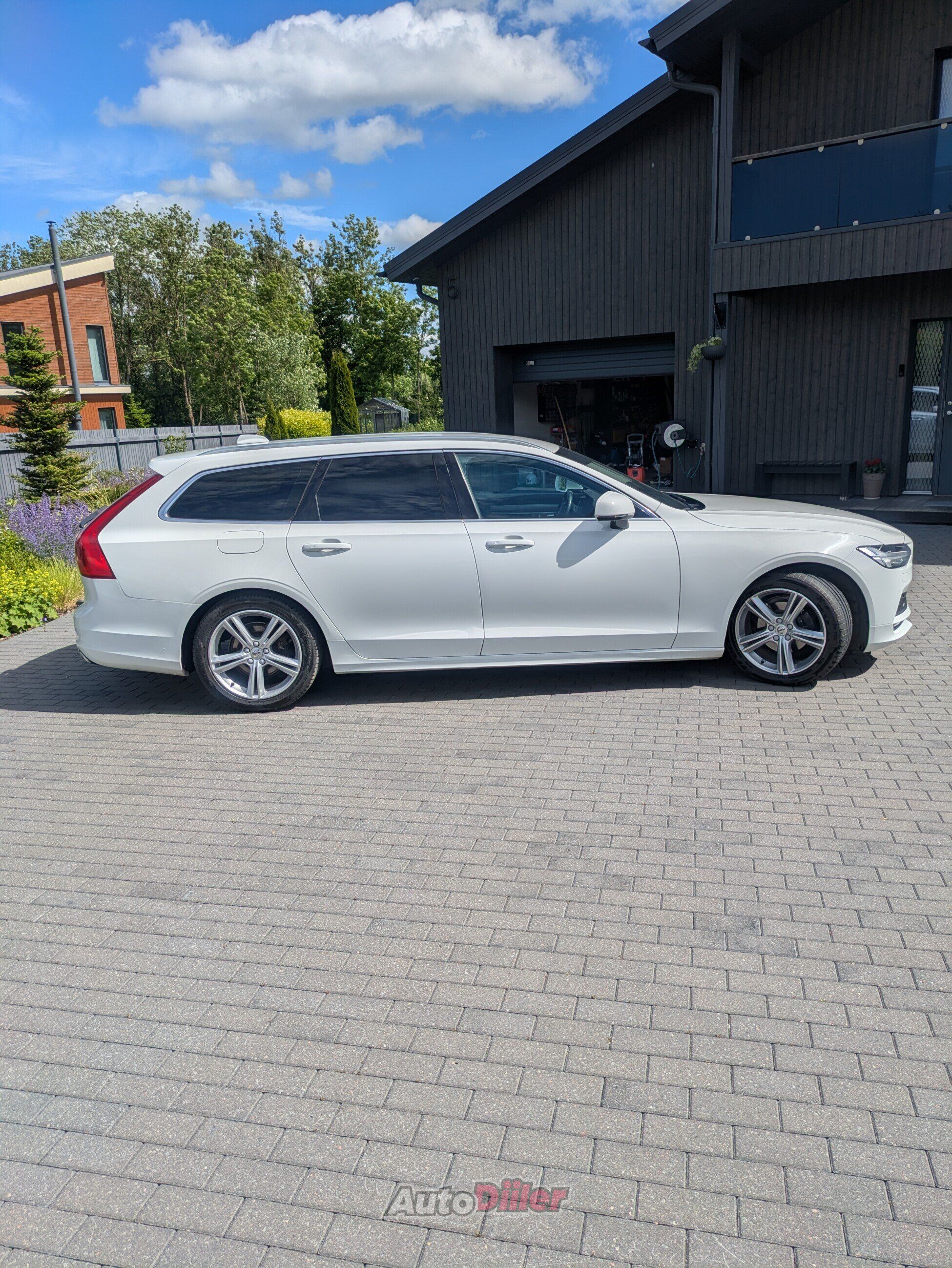 Volvo V90 2.0 140kW 2019, photo 4/10