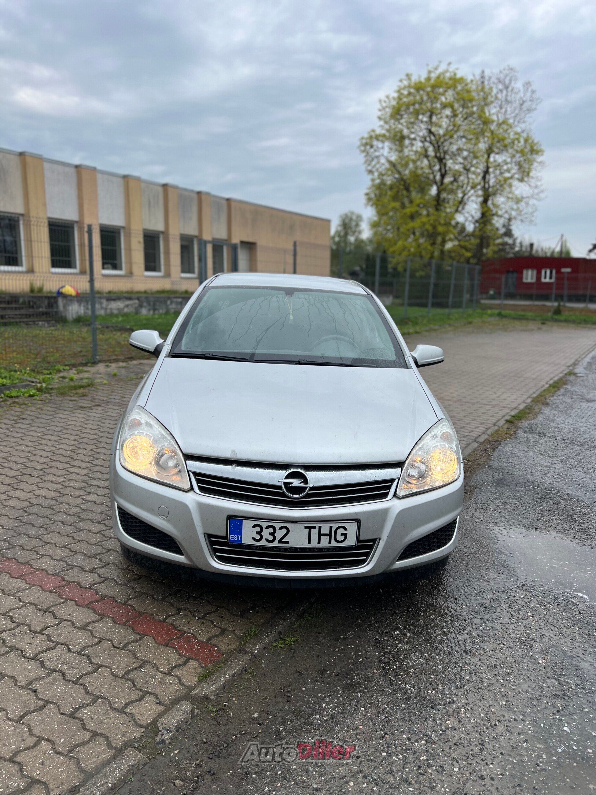 Opel Astra 1.6 85kW 2008, kuva 2/7