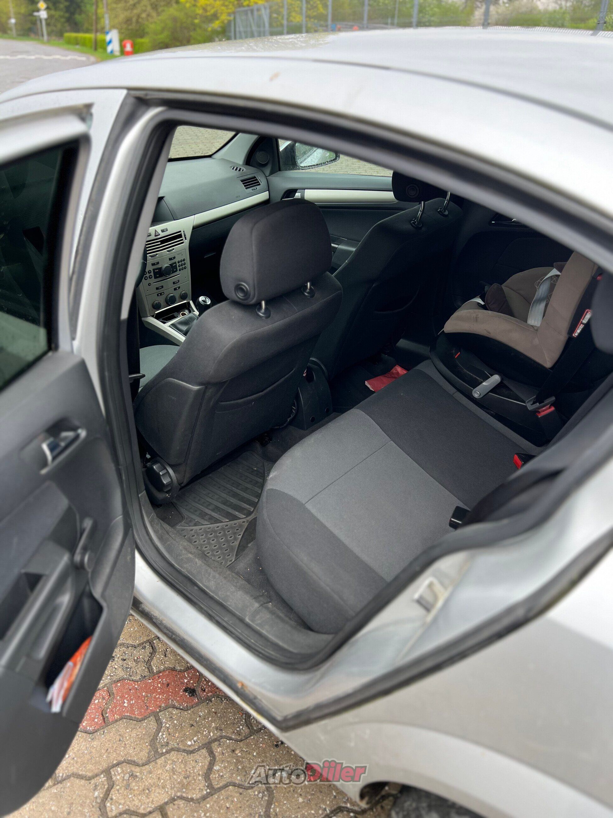 Opel Astra 1.6 85kW 2008, kuva 5/7