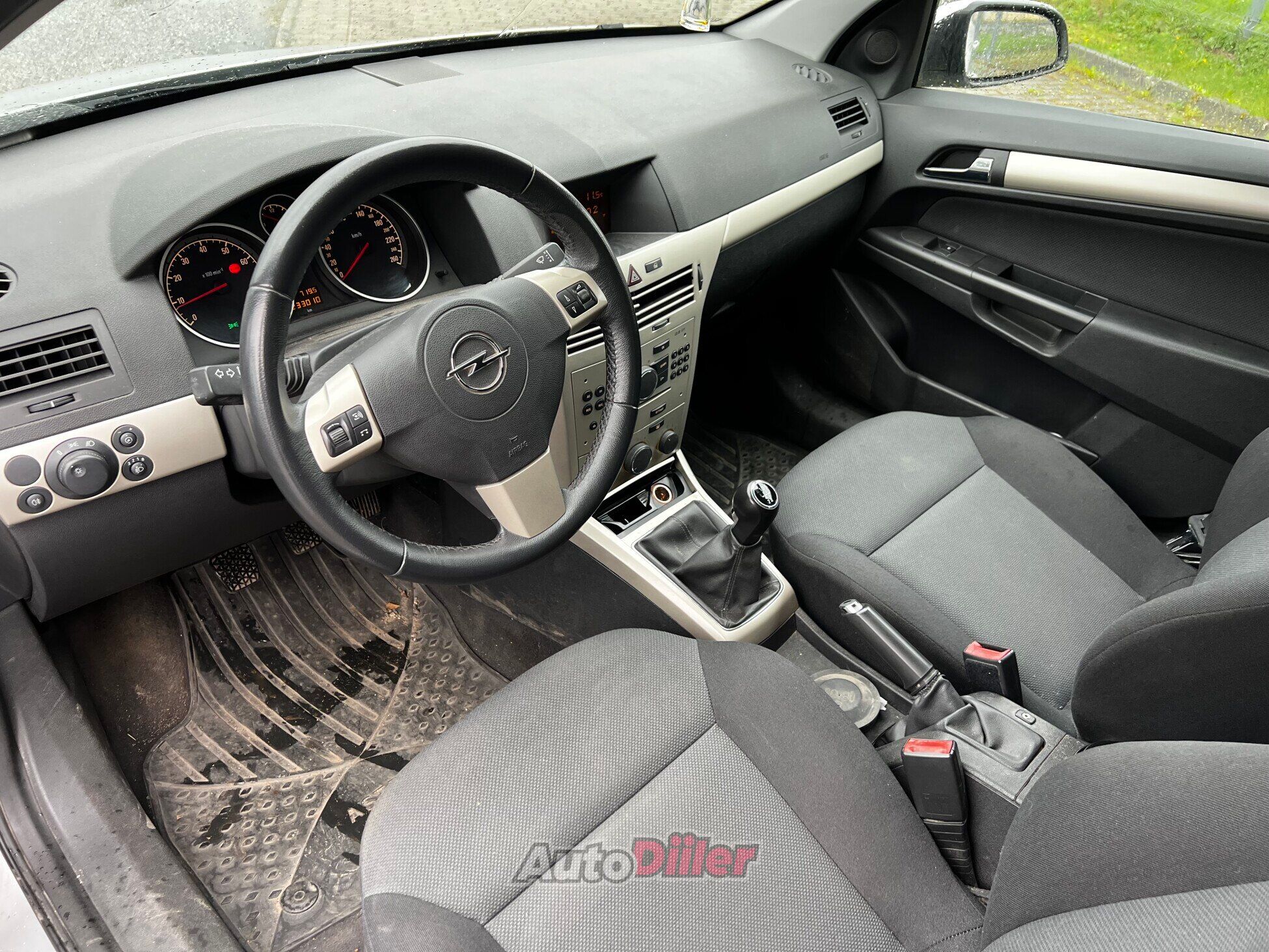 Opel Astra 1.6 85kW 2008, kuva 7/7