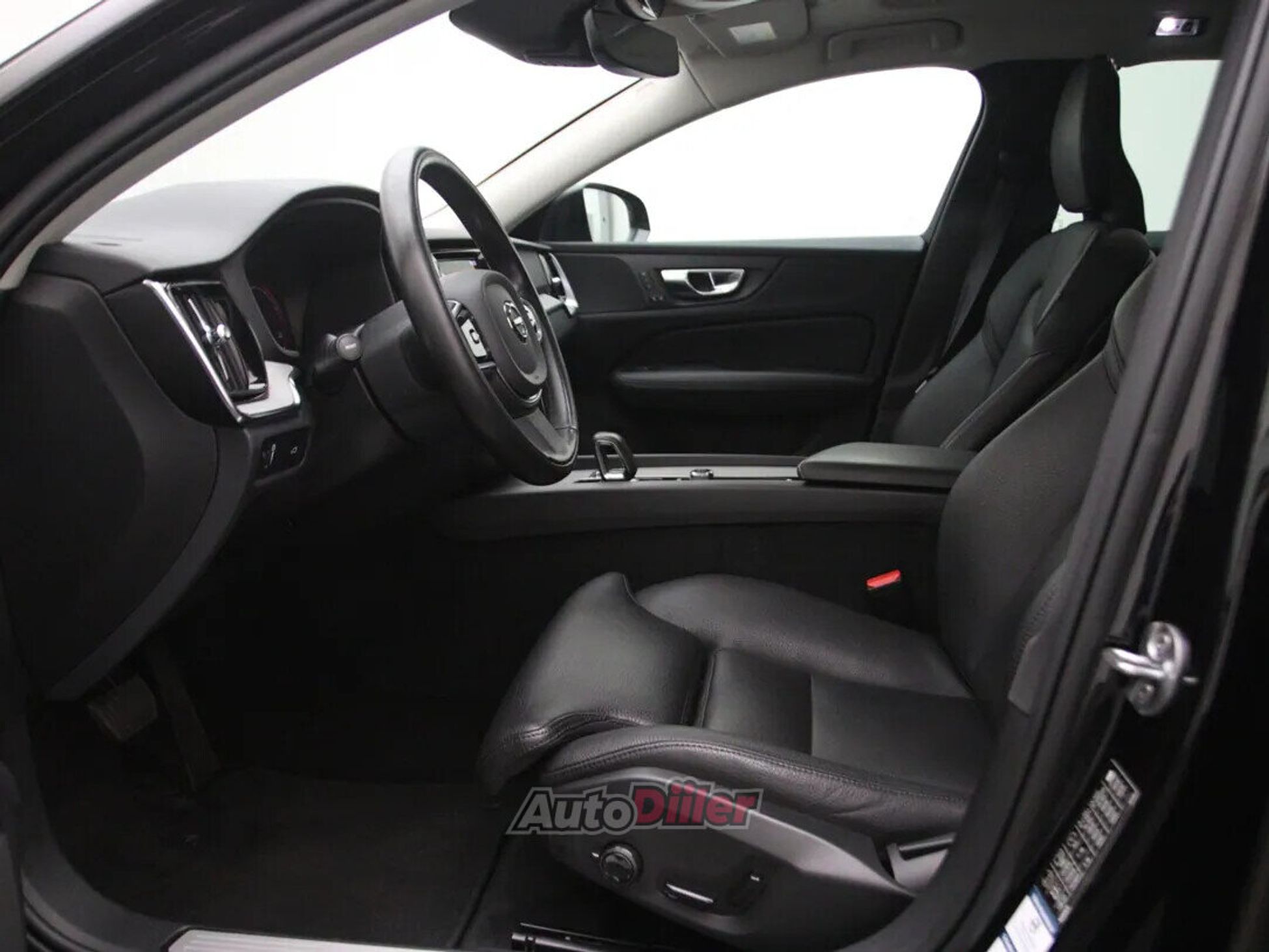 Volvo V60 Cross Country Pro 2022, photo 4/10