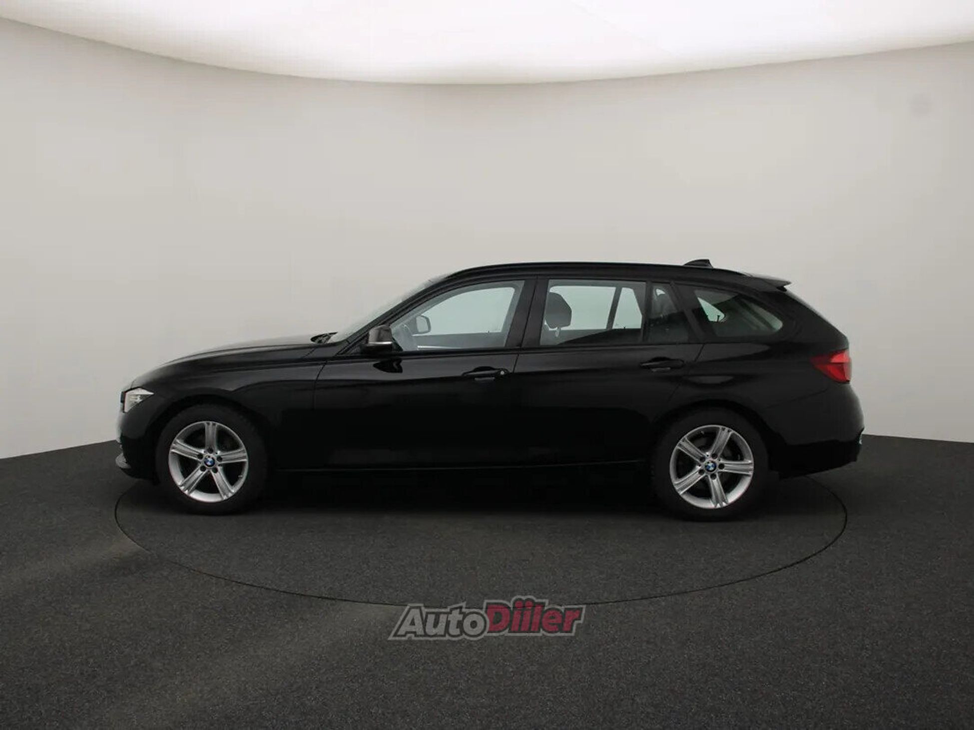 BMW 320 Sport Line 2.0 140kW 2018, photo 6/10