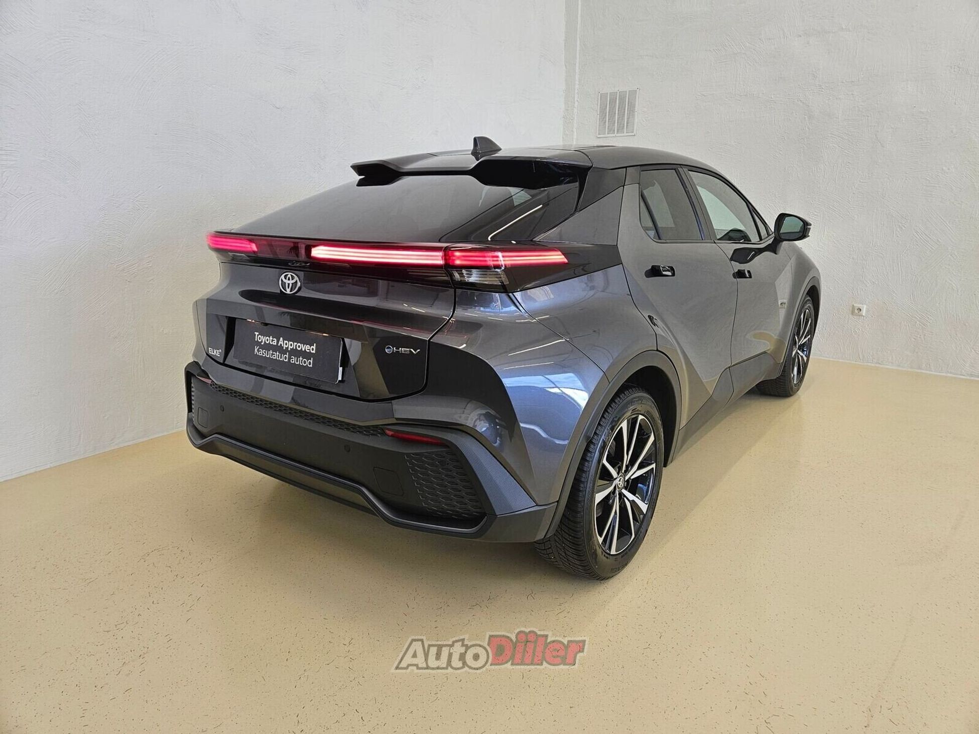 Toyota C-HR Style Plus 1.8 72kW 2025, photo 2/10
