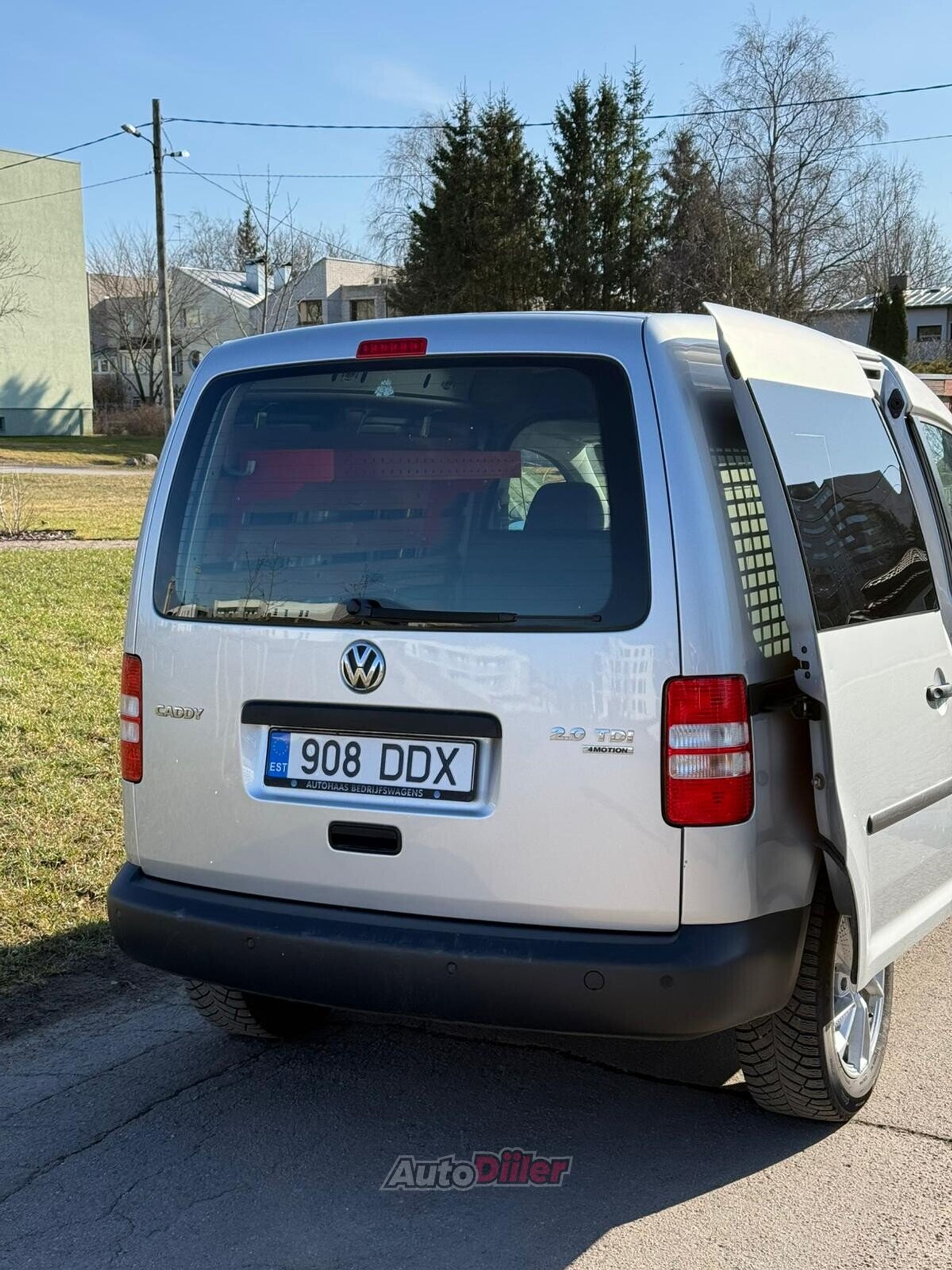 Volkswagen Caddy 2.0 81kW 2013, kuva 4/10