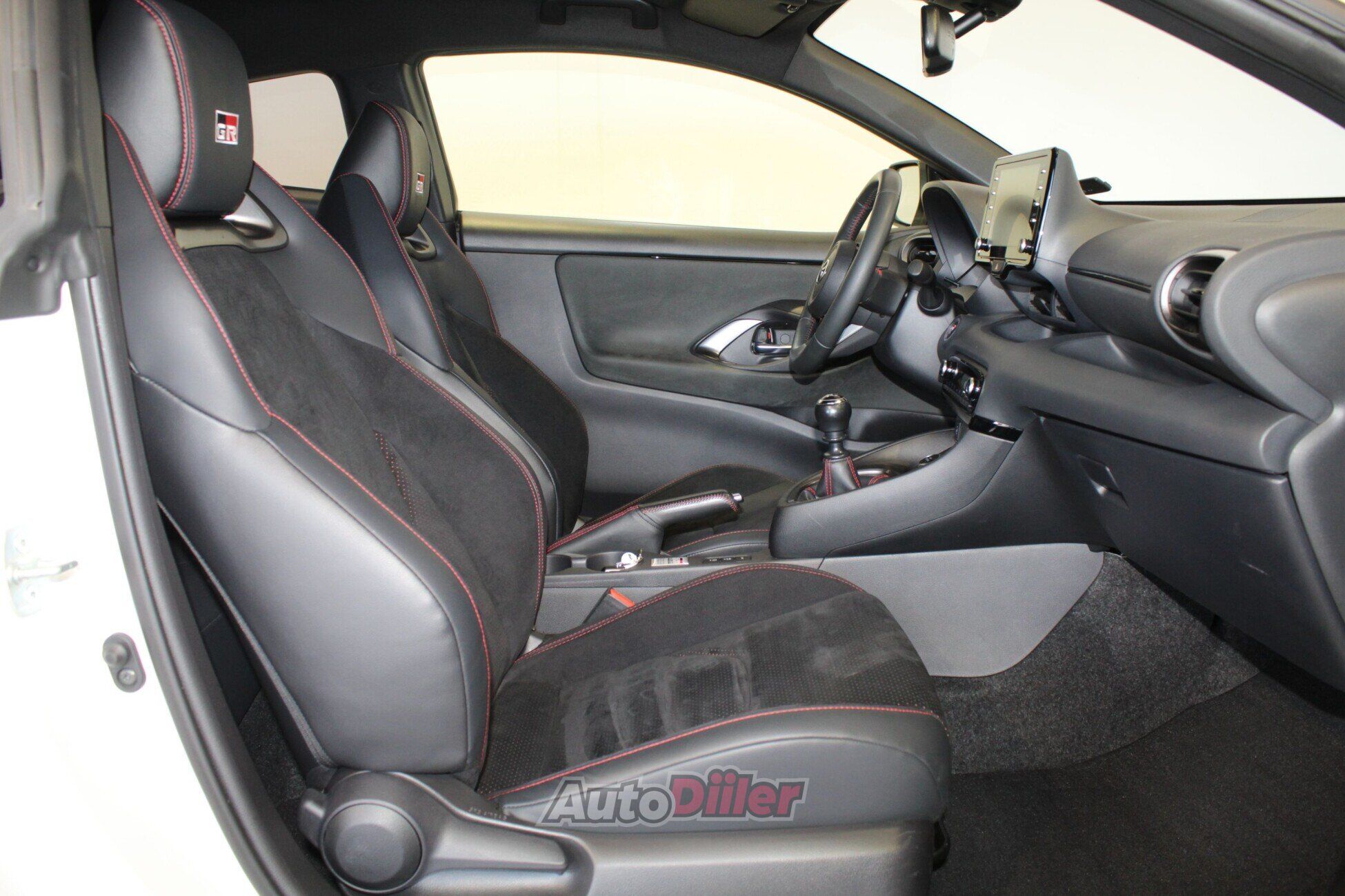 Toyota Yaris 2021, photo 6/10