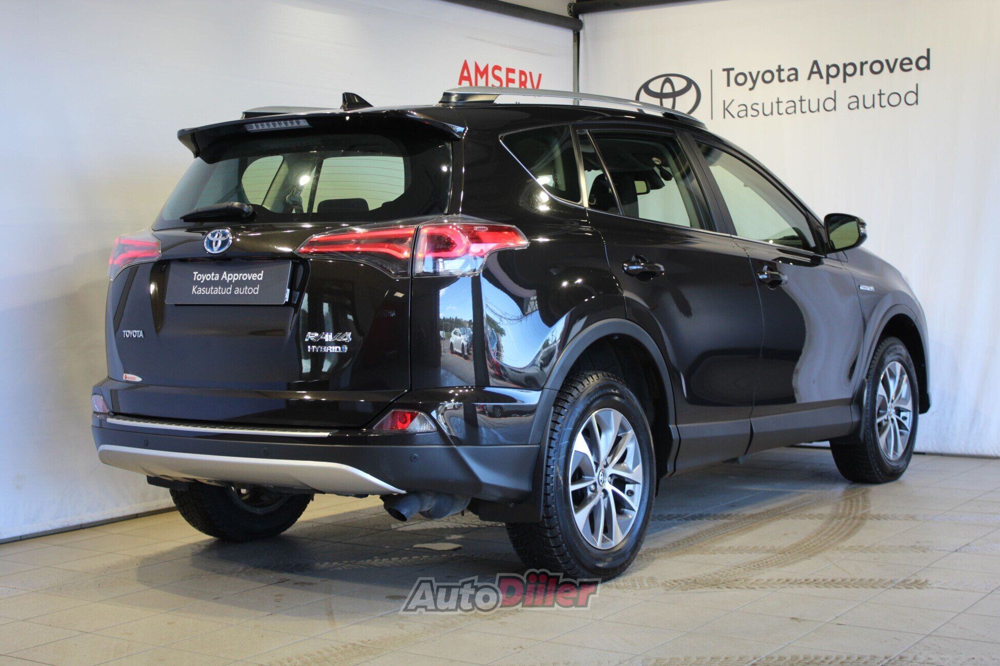 Toyota RAV4 2018, photo 2/10