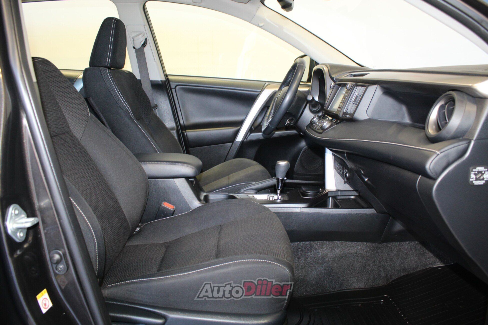 Toyota RAV4 2018, photo 6/10