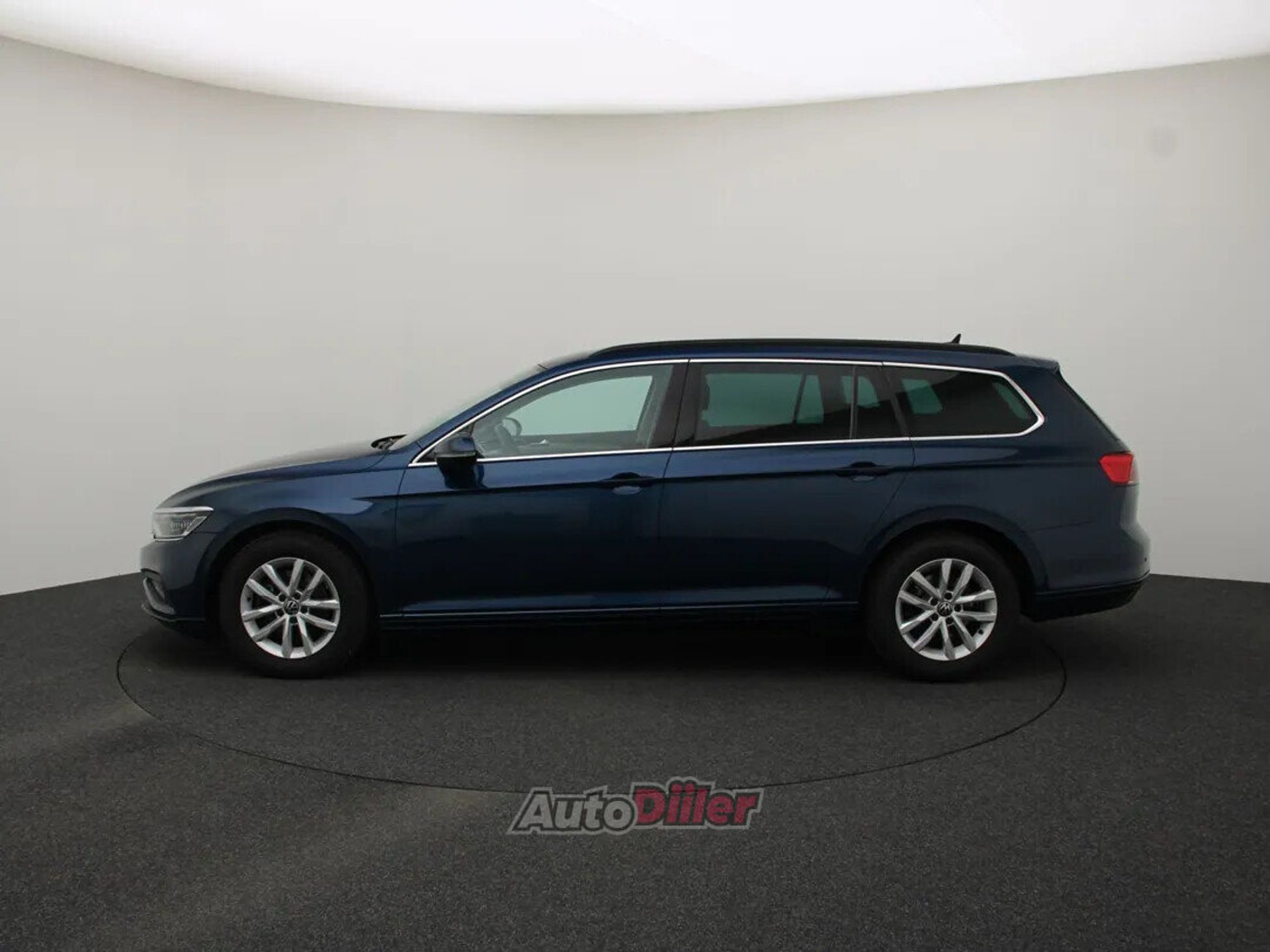 Volkswagen Passat 2022, photo 6/10