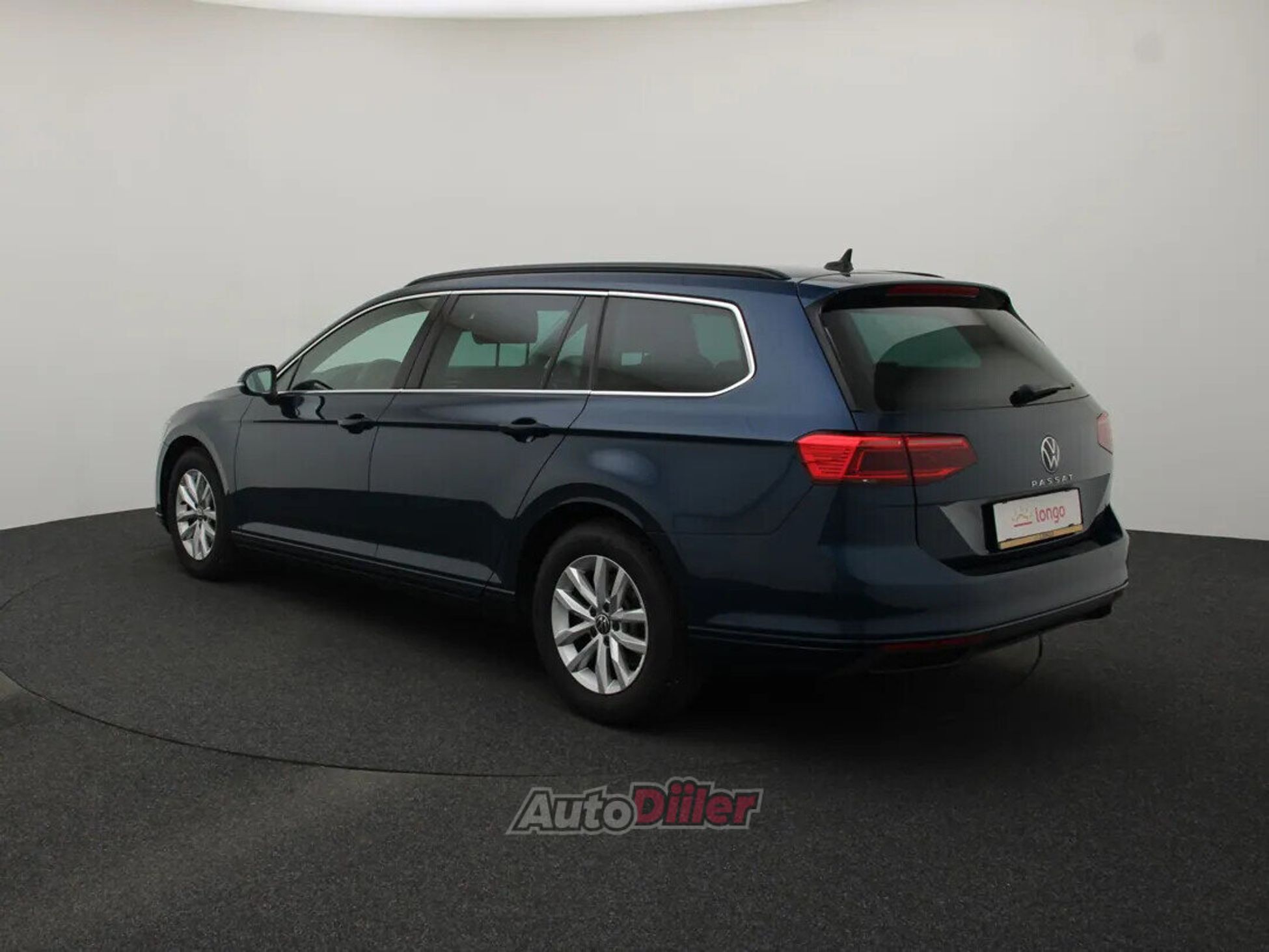 Volkswagen Passat 2022, photo 7/10